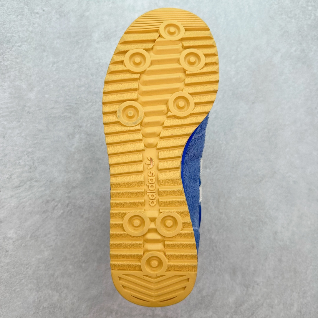 图片[9]-AD Wmns SL72 OG 系列德训足球风百搭低帮休闲运动板鞋 Originals推出复古「T头鞋」造型的SL72鞋款复刻，有男女两款可选。男生款为SL72RS，鞋型挺立饱满，鞋底增加高度，采用麂皮与布面制作，符合复古氛围；女生款为SL72OGW，致敬经典款式，鞋身纤细，还原70年代设计，以绿色呈现，点缀金色细节。多款配色可选。「T 头鞋」这两年有多火大家见到了吧？明星、穿搭博主几乎人手一双，凭借复古味的外观，以及亲民的价格，同样成为了不少球鞋玩家日常上脚首选。近日 adidas Originals 将有「T 头鞋」造型的诞生于 1972 年的 SL72 鞋款复刻带回，各位买鞋又有新选择了。1972 年 SL72 问世后，引领了后来阿迪达斯的跑鞋发展方向，其中「SL」代表了 Super Light，彰显了产品轻便的特性。1972 年 SL72 问世后，引领了后来阿迪达斯的跑鞋发展方向，其中「SL」代表了 Super Light，彰显了产品轻便的特性。这次 adidas Originals 延续其轻质经典的基因，带来男女两款 SL72。男生款带来 SL72 RS 鞋型，RS 意为 Reshaped（重塑），鞋款在保留了经典的外观基础上，在尼龙材质里增加了填充物，使鞋型更加挺立和饱满，鞋头则更加圆润，鞋底的 EVA 材质则增加了鞋款的高度。女生款则带来 SL72 OG W 鞋型，OG 顾名思义则是致敬经典款式，相较于 RS（Reshaped）鞋款，鞋身更加纤细，其整体鞋身轮廓、线条、细节、材质上尊崇 70 年代 SL72 的设计，还原经典味道。尺码：36 36⅔ 37⅓ 38 38⅔ 39⅓ 40 40⅔ 41⅓ 42 42⅔ 43⅓ 44 44⅔ 45-选品中心