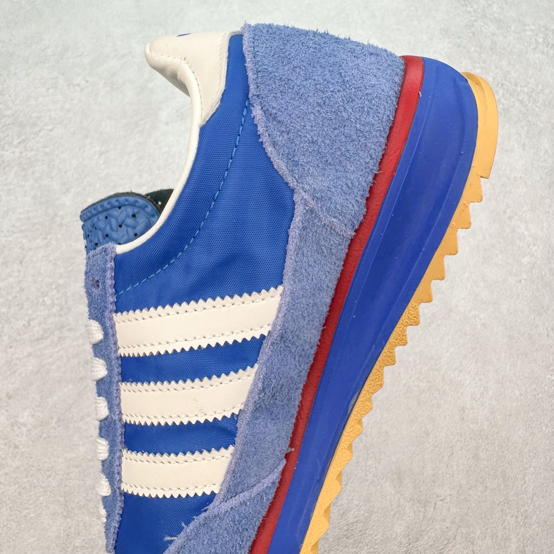 图片[7]-AD Wmns SL72 OG 系列德训足球风百搭低帮休闲运动板鞋 Originals推出复古「T头鞋」造型的SL72鞋款复刻，有男女两款可选。男生款为SL72RS，鞋型挺立饱满，鞋底增加高度，采用麂皮与布面制作，符合复古氛围；女生款为SL72OGW，致敬经典款式，鞋身纤细，还原70年代设计，以绿色呈现，点缀金色细节。多款配色可选。「T 头鞋」这两年有多火大家见到了吧？明星、穿搭博主几乎人手一双，凭借复古味的外观，以及亲民的价格，同样成为了不少球鞋玩家日常上脚首选。近日 adidas Originals 将有「T 头鞋」造型的诞生于 1972 年的 SL72 鞋款复刻带回，各位买鞋又有新选择了。1972 年 SL72 问世后，引领了后来阿迪达斯的跑鞋发展方向，其中「SL」代表了 Super Light，彰显了产品轻便的特性。1972 年 SL72 问世后，引领了后来阿迪达斯的跑鞋发展方向，其中「SL」代表了 Super Light，彰显了产品轻便的特性。这次 adidas Originals 延续其轻质经典的基因，带来男女两款 SL72。男生款带来 SL72 RS 鞋型，RS 意为 Reshaped（重塑），鞋款在保留了经典的外观基础上，在尼龙材质里增加了填充物，使鞋型更加挺立和饱满，鞋头则更加圆润，鞋底的 EVA 材质则增加了鞋款的高度。女生款则带来 SL72 OG W 鞋型，OG 顾名思义则是致敬经典款式，相较于 RS（Reshaped）鞋款，鞋身更加纤细，其整体鞋身轮廓、线条、细节、材质上尊崇 70 年代 SL72 的设计，还原经典味道。尺码：36 36⅔ 37⅓ 38 38⅔ 39⅓ 40 40⅔ 41⅓ 42 42⅔ 43⅓ 44 44⅔ 45-选品中心