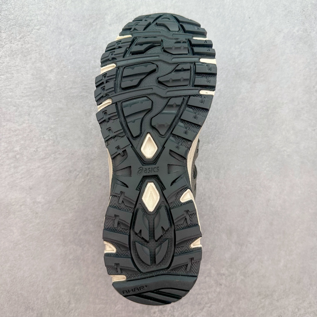 图片[9]-ASICS GEL-Sonoma 15-50 亚瑟士系列山系风户外低帮休闲运动跑步鞋 ASICS发布的GEL-SONOMA 15-50系列新品，从外形来看，兼具潮流感和越来越火的户外机能风，无论是配色还是性能，感觉牢牢抓住了年轻一代的心。这款鞋从设计、科技到配色多方位把握户外所需元素，鞋面采用专为户外竞技跑步设计的15-50经典越野竞技鞋，并融合前两代GEL-SONOMA越野鞋。升级后的GEL-SONOMA 15-50以分层后跟设计大幅提升了鞋款耐磨性，满足了日常穿着、城市徒步和登山远足多功能场景需求。鞋子用到的核心科技是GEL缓震胶与SpEVA科技中底，带来出色缓冲性能和防滑能力。在外形设计上，硬朗的轮廓与机能感线条加持，使GEL-SONOMA 15-50具备突出的户外风格，配色也十分迎合时下流行的山系风，选用多色块拼接，潮流感满满。尺码：36 37 37.5 38 39 39.5 40 40.5 41.5 42 42.5 43.5 44 45-选品中心