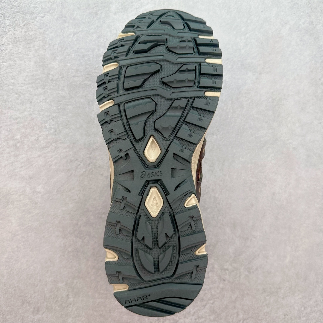 图片[9]-ASICS GEL-Sonoma 15-50 亚瑟士系列山系风户外低帮休闲运动跑步鞋 ASICS发布的GEL-SONOMA 15-50系列新品，从外形来看，兼具潮流感和越来越火的户外机能风，无论是配色还是性能，感觉牢牢抓住了年轻一代的心。这款鞋从设计、科技到配色多方位把握户外所需元素，鞋面采用专为户外竞技跑步设计的15-50经典越野竞技鞋，并融合前两代GEL-SONOMA越野鞋。升级后的GEL-SONOMA 15-50以分层后跟设计大幅提升了鞋款耐磨性，满足了日常穿着、城市徒步和登山远足多功能场景需求。鞋子用到的核心科技是GEL缓震胶与SpEVA科技中底，带来出色缓冲性能和防滑能力。在外形设计上，硬朗的轮廓与机能感线条加持，使GEL-SONOMA 15-50具备突出的户外风格，配色也十分迎合时下流行的山系风，选用多色块拼接，潮流感满满。尺码：36 37 37.5 38 39 39.5 40 40.5 41.5 42 42.5 43.5 44 45-选品中心