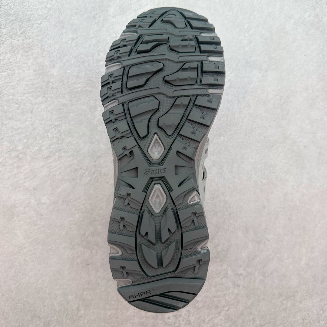 图片[9]-ASICS GEL-Sonoma 15-50 亚瑟士系列山系风户外低帮休闲运动跑步鞋 ASICS发布的GEL-SONOMA 15-50系列新品，从外形来看，兼具潮流感和越来越火的户外机能风，无论是配色还是性能，感觉牢牢抓住了年轻一代的心。这款鞋从设计、科技到配色多方位把握户外所需元素，鞋面采用专为户外竞技跑步设计的15-50经典越野竞技鞋，并融合前两代GEL-SONOMA越野鞋。升级后的GEL-SONOMA 15-50以分层后跟设计大幅提升了鞋款耐磨性，满足了日常穿着、城市徒步和登山远足多功能场景需求。鞋子用到的核心科技是GEL缓震胶与SpEVA科技中底，带来出色缓冲性能和防滑能力。在外形设计上，硬朗的轮廓与机能感线条加持，使GEL-SONOMA 15-50具备突出的户外风格，配色也十分迎合时下流行的山系风，选用多色块拼接，潮流感满满。尺码：36 37 37.5 38 39 39.5 40 40.5 41.5 42 42.5 43.5 44 45-选品中心