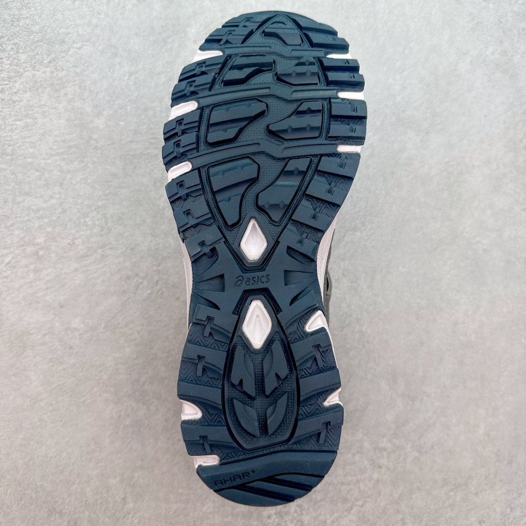 图片[9]-ASICS GEL-Sonoma 15-50 亚瑟士系列山系风户外低帮休闲运动跑步鞋 ASICS发布的GEL-SONOMA 15-50系列新品，从外形来看，兼具潮流感和越来越火的户外机能风，无论是配色还是性能，感觉牢牢抓住了年轻一代的心。这款鞋从设计、科技到配色多方位把握户外所需元素，鞋面采用专为户外竞技跑步设计的15-50经典越野竞技鞋，并融合前两代GEL-SONOMA越野鞋。升级后的GEL-SONOMA 15-50以分层后跟设计大幅提升了鞋款耐磨性，满足了日常穿着、城市徒步和登山远足多功能场景需求。鞋子用到的核心科技是GEL缓震胶与SpEVA科技中底，带来出色缓冲性能和防滑能力。在外形设计上，硬朗的轮廓与机能感线条加持，使GEL-SONOMA 15-50具备突出的户外风格，配色也十分迎合时下流行的山系风，选用多色块拼接，潮流感满满。尺码：36 37 37.5 38 39 39.5 40 40.5 41.5 42 42.5 43.5 44 45-选品中心