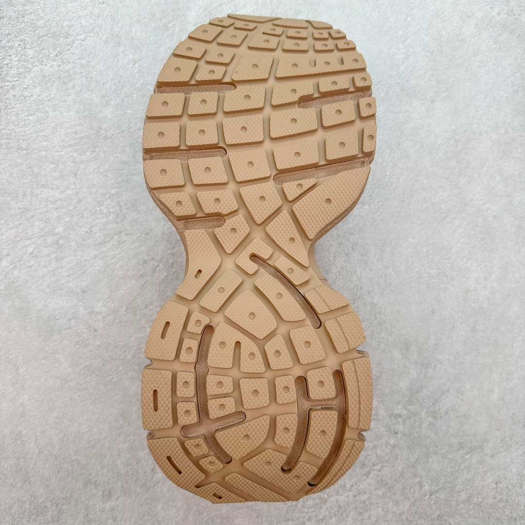 图片[9]-＃JC纯原 BALENCIAGA 3XL 巴黎世家袜子鞋复古休闲运动鞋 系列推出探索时尚界对于原创与挪用的概念 以全新系列致敬传承与经典 以标志性Balenciaga廓形和抽象大底 碰撞出诙谐又和谐的新创意 原版一比一做法 鞋面高密度飞织 独家组合大底 正品全套包装 尺码：35-46-选品中心