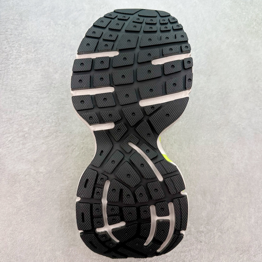 图片[9]-＃JC纯原 BALENCIAGA 3XL 巴黎世家袜子鞋复古休闲运动鞋 系列推出探索时尚界对于原创与挪用的概念 以全新系列致敬传承与经典 以标志性Balenciaga廓形和抽象大底 碰撞出诙谐又和谐的新创意 原版一比一做法 鞋面高密度飞织 独家组合大底 正品全套包装 尺码：35-46-选品中心