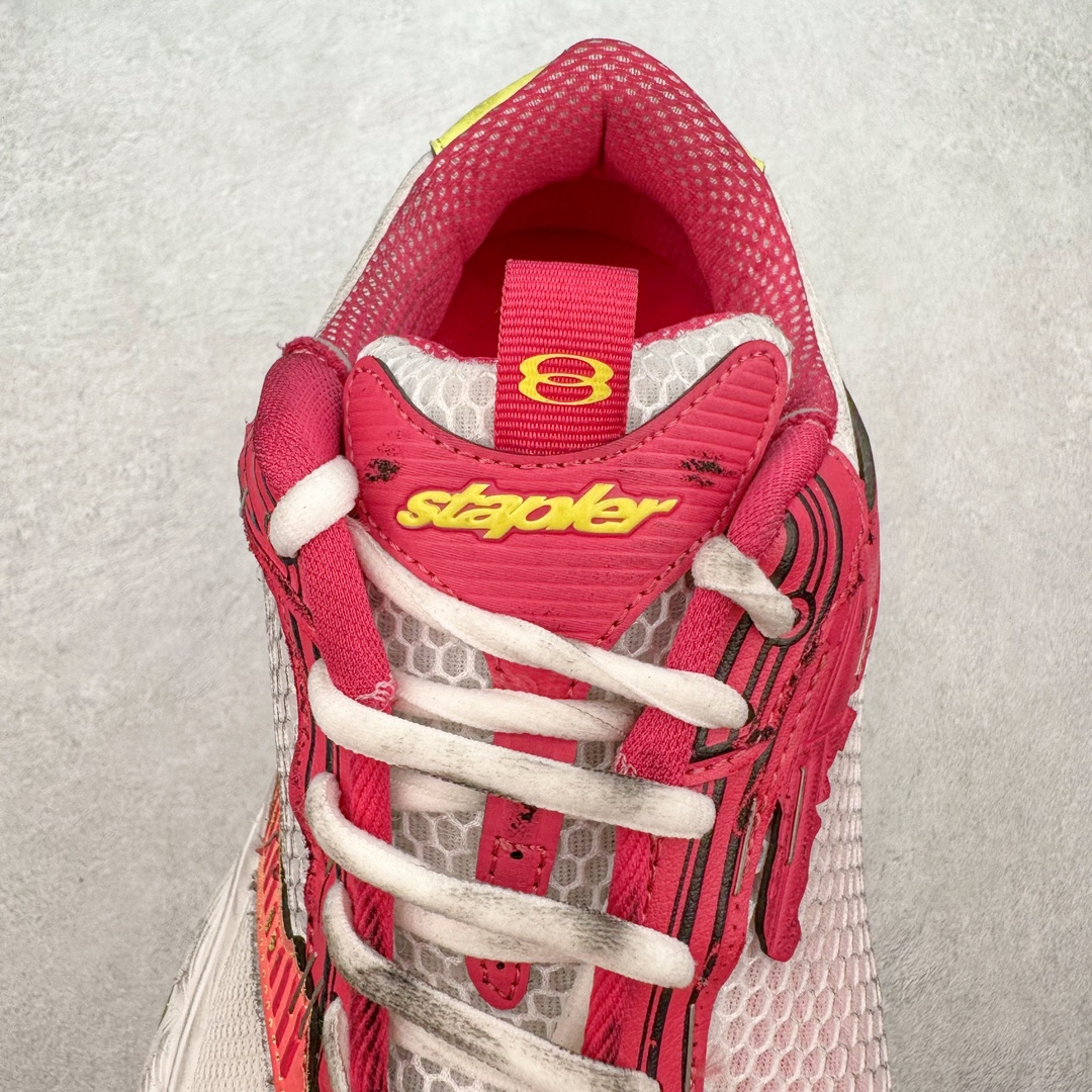 图片[5]-＃JC纯原 BALENCIAGA Stapler Sneakers 巴黎世家订书机鞋网布系带低帮走秀复古老爹鞋 尺码大小一比一还原Zp 区别其他工厂缩小两个号码 全套原纸板楦头开发 最原汁原味的灵魂版型 全鞋荧光划线卡点 胶水把控整洁度追求极致完美 每一双都是工艺品 多重QC质检 超越公司货的品控标准 实实在在的免检产品 原盒原配 正确字体电绣 粗细、位置、大小正确 侧边TPU 透气孔匹配意产原版 正确分离大底 TPU软底 原版一致大底LOGO 立体感十足 原厂皮料水洗做旧 采购原厂网纱 不含皮革 网布材料和聚氨酯 磨损效果 展现品牌对于新潮事物的热情 这款鞋子拥有巨大尺寸和醒目设计 符合当下”老爹鞋”的趋势 鞋子采用银灰配色 营造出低调而不失华丽的效果 10XL的尺码使它成为市场中最显眼的存在 适合追求个性化的人群 Balenciaga始终站在时尚前沿 此次发布的产品再次体现了他们的创新能力 偏大一码 尺码：35 36 37 38 39 40 41 42 43 44 45 46-选品中心