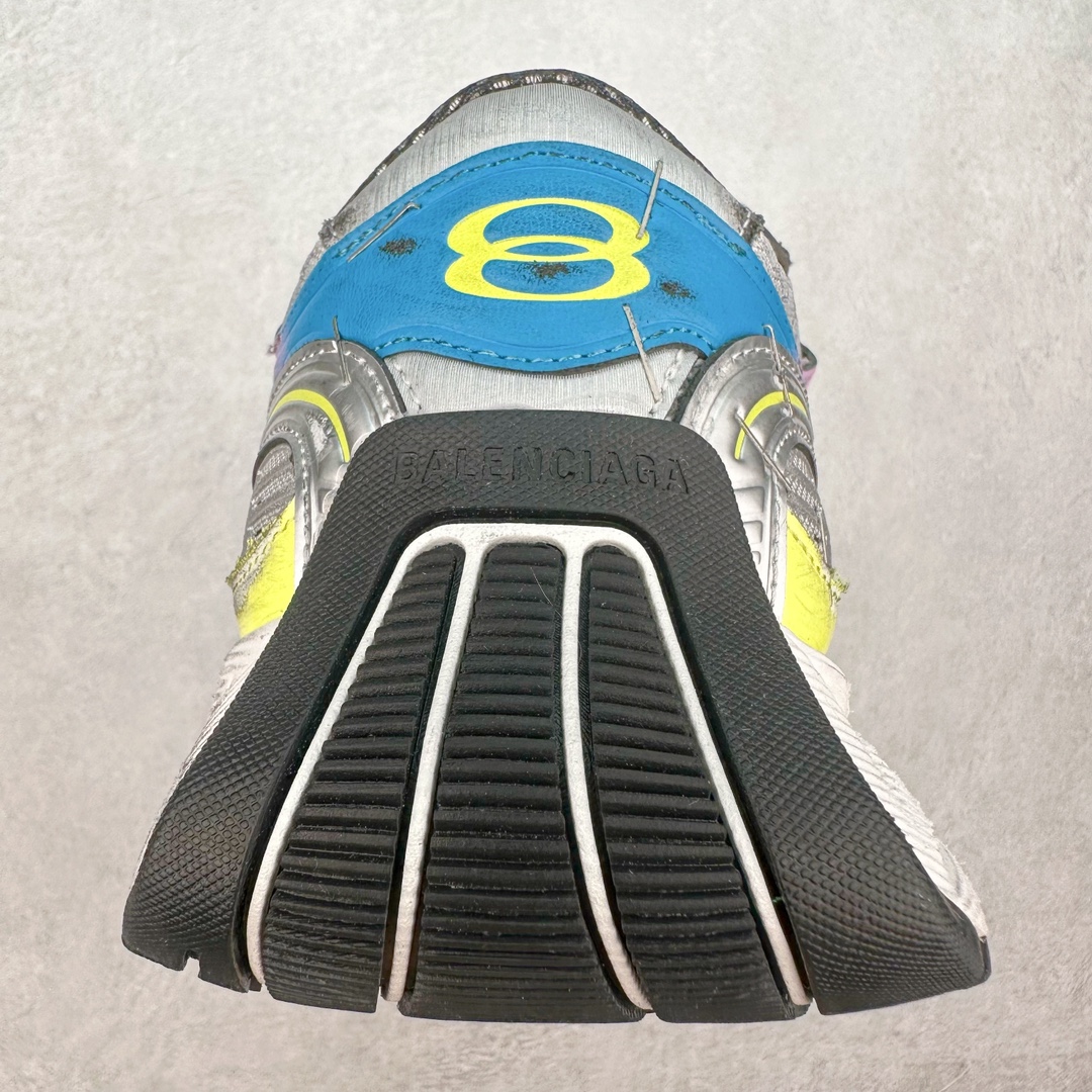图片[8]-＃JC纯原 BALENCIAGA Stapler Sneakers 巴黎世家订书机鞋网布系带低帮走秀复古老爹鞋 尺码大小一比一还原Zp 区别其他工厂缩小两个号码 全套原纸板楦头开发 最原汁原味的灵魂版型 全鞋荧光划线卡点 胶水把控整洁度追求极致完美 每一双都是工艺品 多重QC质检 超越公司货的品控标准 实实在在的免检产品 原盒原配 正确字体电绣 粗细、位置、大小正确 侧边TPU 透气孔匹配意产原版 正确分离大底 TPU软底 原版一致大底LOGO 立体感十足 原厂皮料水洗做旧 采购原厂网纱 不含皮革 网布材料和聚氨酯 磨损效果 展现品牌对于新潮事物的热情 这款鞋子拥有巨大尺寸和醒目设计 符合当下”老爹鞋”的趋势 鞋子采用银灰配色 营造出低调而不失华丽的效果 10XL的尺码使它成为市场中最显眼的存在 适合追求个性化的人群 Balenciaga始终站在时尚前沿 此次发布的产品再次体现了他们的创新能力 偏大一码 尺码：35 36 37 38 39 40 41 42 43 44 45 46-选品中心