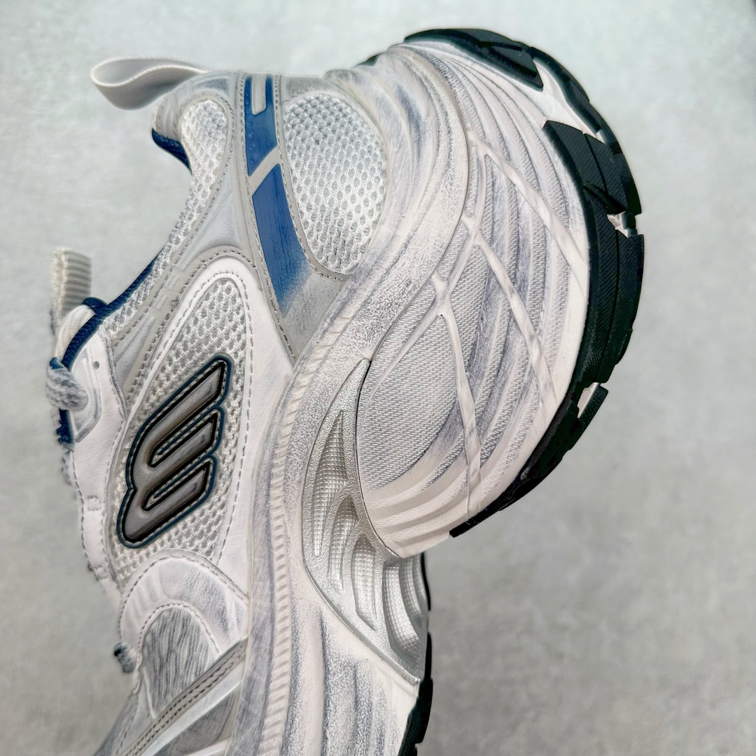 图片[7]-＃JC纯原 BALENCIAGA 10XL Sneakers 巴黎世家十二代网布系带低帮走秀复古老爹鞋 全套原纸板楦头开发 最原汁原味的灵魂版型 全鞋荧光划线卡点 胶水把控整洁度追求极致完美 每一双都是工艺品 多重QC质检 超越公司货的品控标准 实实在在的免检产品 原盒原配 正确字体电绣 粗细、位置、大小正确 侧边TPU 透气孔匹配意产原版 正确分离大底 TPU软底 原版一致大底LOGO 立体感十足 原厂皮料水洗做旧 采购原厂网纱 不含皮革 网布材料和聚氨酯 磨损效果 展现品牌对于新潮事物的热情 这款鞋子拥有巨大尺寸和醒目设计 符合当下”老爹鞋”的趋势 鞋子采用银灰配色 营造出低调而不失华丽的效果 10XL的尺码使它成为市场中最显眼的存在 适合追求个性化的人群 Balenciaga始终站在时尚前沿 此次发布的产品再次体现了他们的创新能力 尺码：35 36 37 38 39 40 41 42 43 44 45 46-选品中心