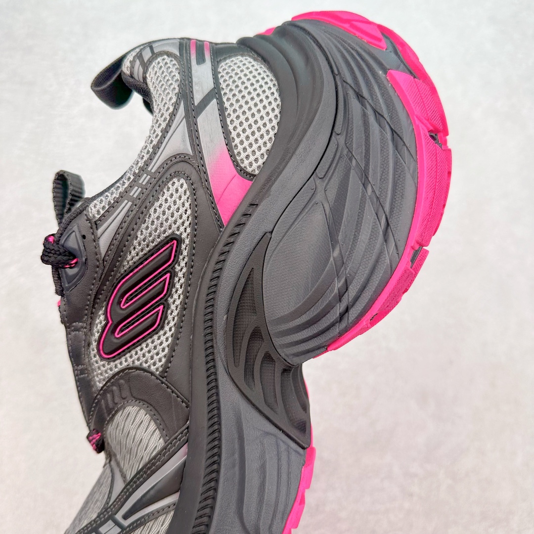 图片[7]-＃JC纯原 BALENCIAGA 10XL Sneakers 巴黎世家十二代网布系带低帮走秀复古老爹鞋 全套原纸板楦头开发 最原汁原味的灵魂版型 全鞋荧光划线卡点 胶水把控整洁度追求极致完美 每一双都是工艺品 多重QC质检 超越公司货的品控标准 实实在在的免检产品 原盒原配 正确字体电绣 粗细、位置、大小正确 侧边TPU 透气孔匹配意产原版 正确分离大底 TPU软底 原版一致大底LOGO 立体感十足 原厂皮料水洗做旧 采购原厂网纱 不含皮革 网布材料和聚氨酯 磨损效果 展现品牌对于新潮事物的热情 这款鞋子拥有巨大尺寸和醒目设计 符合当下”老爹鞋”的趋势 鞋子采用银灰配色 营造出低调而不失华丽的效果 10XL的尺码使它成为市场中最显眼的存在 适合追求个性化的人群 Balenciaga始终站在时尚前沿 此次发布的产品再次体现了他们的创新能力 尺码：35 36 37 38 39 40 41 42 43 44 45 46-选品中心