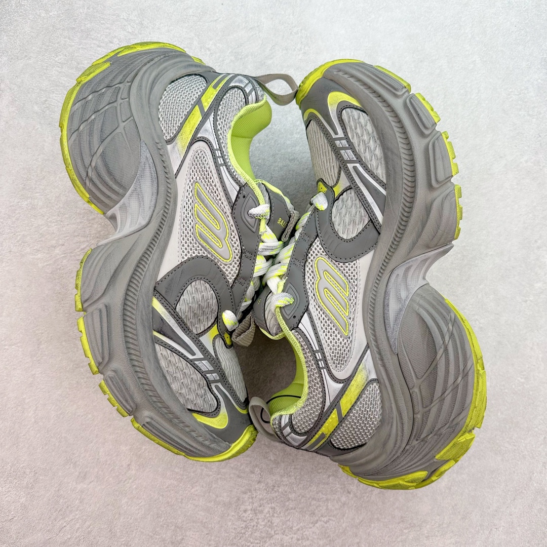 图片[3]-＃JC纯原 BALENCIAGA 10XL Sneakers 巴黎世家十二代网布系带低帮走秀复古老爹鞋 全套原纸板楦头开发 最原汁原味的灵魂版型 全鞋荧光划线卡点 胶水把控整洁度追求极致完美 每一双都是工艺品 多重QC质检 超越公司货的品控标准 实实在在的免检产品 原盒原配 正确字体电绣 粗细、位置、大小正确 侧边TPU 透气孔匹配意产原版 正确分离大底 TPU软底 原版一致大底LOGO 立体感十足 原厂皮料水洗做旧 采购原厂网纱 不含皮革 网布材料和聚氨酯 磨损效果 展现品牌对于新潮事物的热情 这款鞋子拥有巨大尺寸和醒目设计 符合当下”老爹鞋”的趋势 鞋子采用银灰配色 营造出低调而不失华丽的效果 10XL的尺码使它成为市场中最显眼的存在 适合追求个性化的人群 Balenciaga始终站在时尚前沿 此次发布的产品再次体现了他们的创新能力 尺码：35 36 37 38 39 40 41 42 43 44 45 46-选品中心