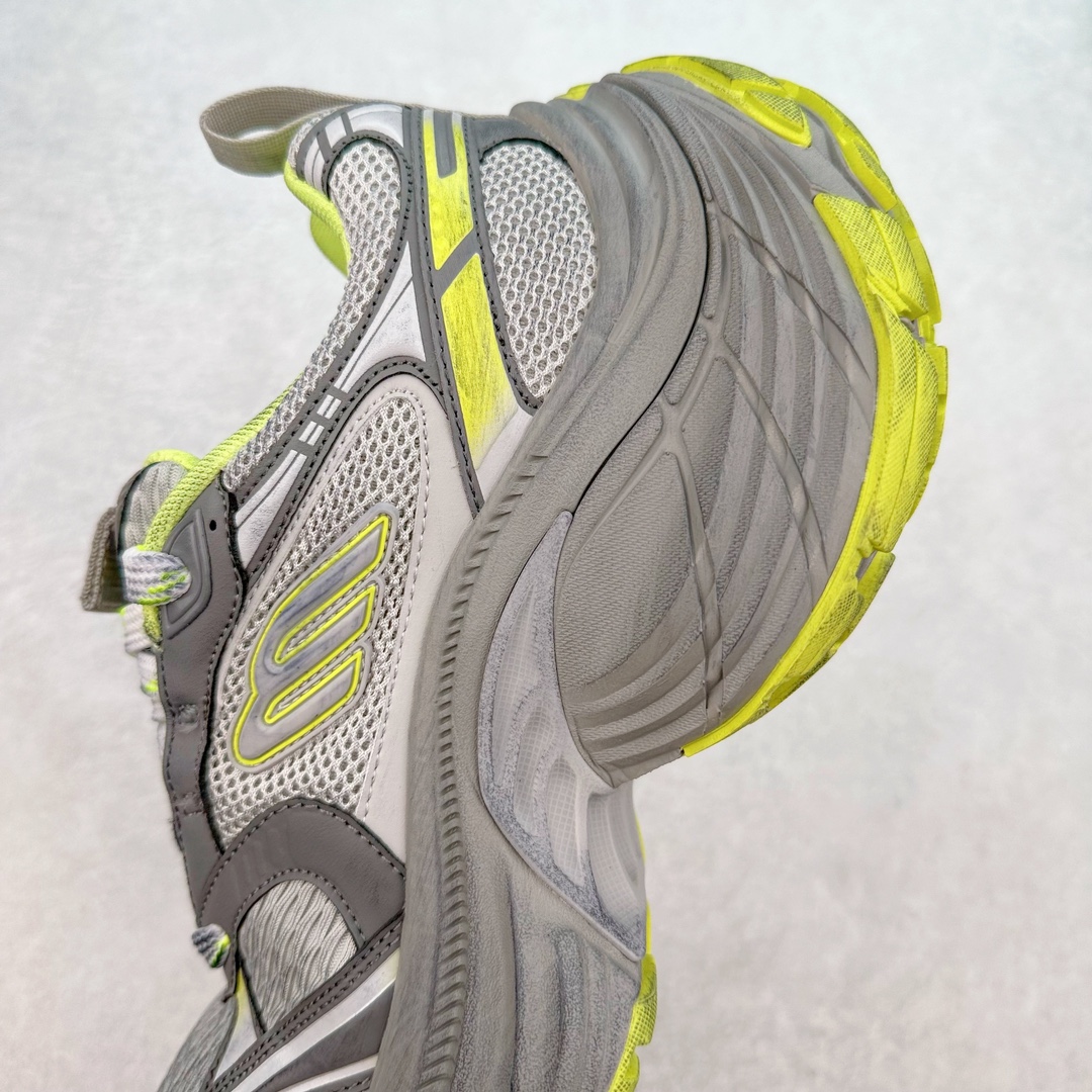 图片[7]-＃JC纯原 BALENCIAGA 10XL Sneakers 巴黎世家十二代网布系带低帮走秀复古老爹鞋 全套原纸板楦头开发 最原汁原味的灵魂版型 全鞋荧光划线卡点 胶水把控整洁度追求极致完美 每一双都是工艺品 多重QC质检 超越公司货的品控标准 实实在在的免检产品 原盒原配 正确字体电绣 粗细、位置、大小正确 侧边TPU 透气孔匹配意产原版 正确分离大底 TPU软底 原版一致大底LOGO 立体感十足 原厂皮料水洗做旧 采购原厂网纱 不含皮革 网布材料和聚氨酯 磨损效果 展现品牌对于新潮事物的热情 这款鞋子拥有巨大尺寸和醒目设计 符合当下”老爹鞋”的趋势 鞋子采用银灰配色 营造出低调而不失华丽的效果 10XL的尺码使它成为市场中最显眼的存在 适合追求个性化的人群 Balenciaga始终站在时尚前沿 此次发布的产品再次体现了他们的创新能力 尺码：35 36 37 38 39 40 41 42 43 44 45 46-选品中心