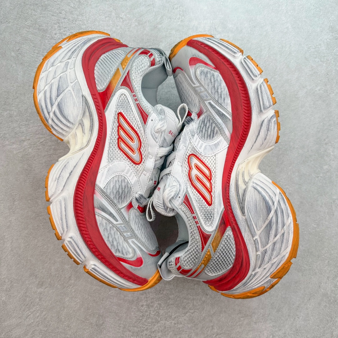 图片[3]-＃JC纯原 BALENCIAGA 10XL Sneakers 巴黎世家十二代网布系带低帮走秀复古老爹鞋 全套原纸板楦头开发 最原汁原味的灵魂版型 全鞋荧光划线卡点 胶水把控整洁度追求极致完美 每一双都是工艺品 多重QC质检 超越公司货的品控标准 实实在在的免检产品 原盒原配 正确字体电绣 粗细、位置、大小正确 侧边TPU 透气孔匹配意产原版 正确分离大底 TPU软底 原版一致大底LOGO 立体感十足 原厂皮料水洗做旧 采购原厂网纱 不含皮革 网布材料和聚氨酯 磨损效果 展现品牌对于新潮事物的热情 这款鞋子拥有巨大尺寸和醒目设计 符合当下”老爹鞋”的趋势 鞋子采用银灰配色 营造出低调而不失华丽的效果 10XL的尺码使它成为市场中最显眼的存在 适合追求个性化的人群 Balenciaga始终站在时尚前沿 此次发布的产品再次体现了他们的创新能力 尺码：35 36 37 38 39 40 41 42 43 44 45 46-选品中心