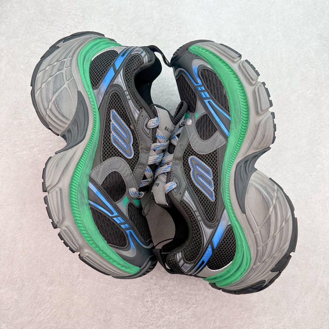 图片[3]-＃JC纯原 BALENCIAGA 10XL Sneakers 巴黎世家十二代网布系带低帮走秀复古老爹鞋 全套原纸板楦头开发 最原汁原味的灵魂版型 全鞋荧光划线卡点 胶水把控整洁度追求极致完美 每一双都是工艺品 多重QC质检 超越公司货的品控标准 实实在在的免检产品 原盒原配 正确字体电绣 粗细、位置、大小正确 侧边TPU 透气孔匹配意产原版 正确分离大底 TPU软底 原版一致大底LOGO 立体感十足 原厂皮料水洗做旧 采购原厂网纱 不含皮革 网布材料和聚氨酯 磨损效果 展现品牌对于新潮事物的热情 这款鞋子拥有巨大尺寸和醒目设计 符合当下”老爹鞋”的趋势 鞋子采用银灰配色 营造出低调而不失华丽的效果 10XL的尺码使它成为市场中最显眼的存在 适合追求个性化的人群 Balenciaga始终站在时尚前沿 此次发布的产品再次体现了他们的创新能力 尺码：35 36 37 38 39 40 41 42 43 44 45 46-选品中心