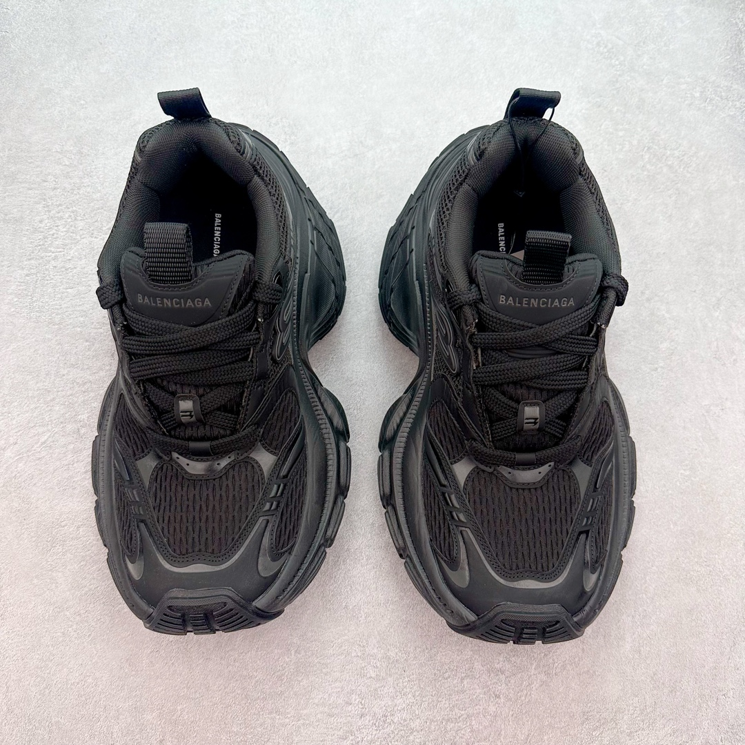 图片[2]-＃JC纯原 BALENCIAGA 10XL Sneakers 巴黎世家十二代网布系带低帮走秀复古老爹鞋 全套原纸板楦头开发 最原汁原味的灵魂版型 全鞋荧光划线卡点 胶水把控整洁度追求极致完美 每一双都是工艺品 多重QC质检 超越公司货的品控标准 实实在在的免检产品 原盒原配 正确字体电绣 粗细、位置、大小正确 侧边TPU 透气孔匹配意产原版 正确分离大底 TPU软底 原版一致大底LOGO 立体感十足 原厂皮料水洗做旧 采购原厂网纱 不含皮革 网布材料和聚氨酯 磨损效果 展现品牌对于新潮事物的热情 这款鞋子拥有巨大尺寸和醒目设计 符合当下”老爹鞋”的趋势 鞋子采用银灰配色 营造出低调而不失华丽的效果 10XL的尺码使它成为市场中最显眼的存在 适合追求个性化的人群 Balenciaga始终站在时尚前沿 此次发布的产品再次体现了他们的创新能力 尺码：35 36 37 38 39 40 41 42 43 44 45 46-选品中心