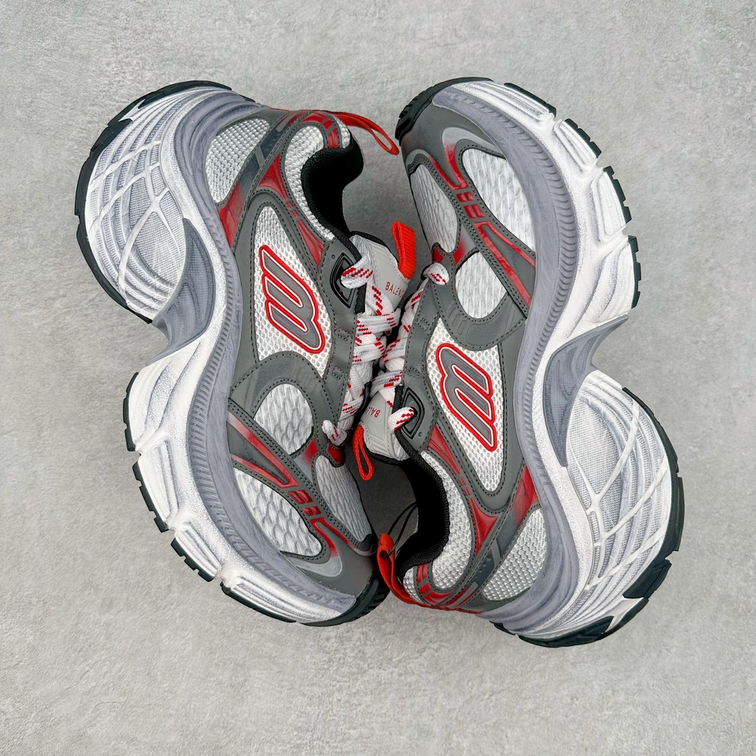 图片[3]-＃JC纯原 BALENCIAGA 10XL Sneakers 巴黎世家十二代网布系带低帮走秀复古老爹鞋 全套原纸板楦头开发 最原汁原味的灵魂版型 全鞋荧光划线卡点 胶水把控整洁度追求极致完美 每一双都是工艺品 多重QC质检 超越公司货的品控标准 实实在在的免检产品 原盒原配 正确字体电绣 粗细、位置、大小正确 侧边TPU 透气孔匹配意产原版 正确分离大底 TPU软底 原版一致大底LOGO 立体感十足 原厂皮料水洗做旧 采购原厂网纱 不含皮革 网布材料和聚氨酯 磨损效果 展现品牌对于新潮事物的热情 这款鞋子拥有巨大尺寸和醒目设计 符合当下”老爹鞋”的趋势 鞋子采用银灰配色 营造出低调而不失华丽的效果 10XL的尺码使它成为市场中最显眼的存在 适合追求个性化的人群 Balenciaga始终站在时尚前沿 此次发布的产品再次体现了他们的创新能力 尺码：35 36 37 38 39 40 41 42 43 44 45 46-选品中心