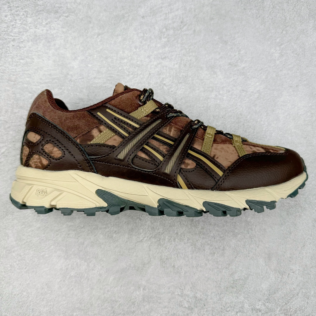 ASICS GEL-Sonoma 15-50 亚瑟士系列山系风户外低帮休闲运动跑步鞋 ASICS发布的GEL-SONOMA 15-50系列新品，从外形来看，兼具潮流感和越来越火的户外机能风，无论是配色还是性能，感觉牢牢抓住了年轻一代的心。这款鞋从设计、科技到配色多方位把握户外所需元素，鞋面采用专为户外竞技跑步设计的15-50经典越野竞技鞋，并融合前两代GEL-SONOMA越野鞋。升级后的GEL-SONOMA 15-50以分层后跟设计大幅提升了鞋款耐磨性，满足了日常穿着、城市徒步和登山远足多功能场景需求。鞋子用到的核心科技是GEL缓震胶与SpEVA科技中底，带来出色缓冲性能和防滑能力。在外形设计上，硬朗的轮廓与机能感线条加持，使GEL-SONOMA 15-50具备突出的户外风格，配色也十分迎合时下流行的山系风，选用多色块拼接，潮流感满满。尺码：36 37 37.5 38 39 39.5 40 40.5 41.5 42 42.5 43.5 44 45-选品中心