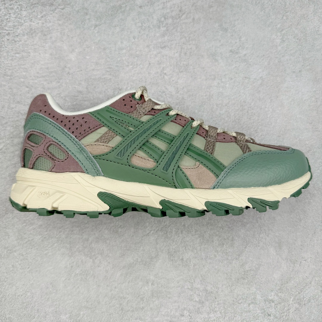 ASICS GEL-Sonoma 15-50 亚瑟士系列山系风户外低帮休闲运动跑步鞋 ASICS发布的GEL-SONOMA 15-50系列新品，从外形来看，兼具潮流感和越来越火的户外机能风，无论是配色还是性能，感觉牢牢抓住了年轻一代的心。这款鞋从设计、科技到配色多方位把握户外所需元素，鞋面采用专为户外竞技跑步设计的15-50经典越野竞技鞋，并融合前两代GEL-SONOMA越野鞋。升级后的GEL-SONOMA 15-50以分层后跟设计大幅提升了鞋款耐磨性，满足了日常穿着、城市徒步和登山远足多功能场景需求。鞋子用到的核心科技是GEL缓震胶与SpEVA科技中底，带来出色缓冲性能和防滑能力。在外形设计上，硬朗的轮廓与机能感线条加持，使GEL-SONOMA 15-50具备突出的户外风格，配色也十分迎合时下流行的山系风，选用多色块拼接，潮流感满满。尺码：36 37 37.5 38 39 39.5 40 40.5 41.5 42 42.5 43.5 44 45-选品中心