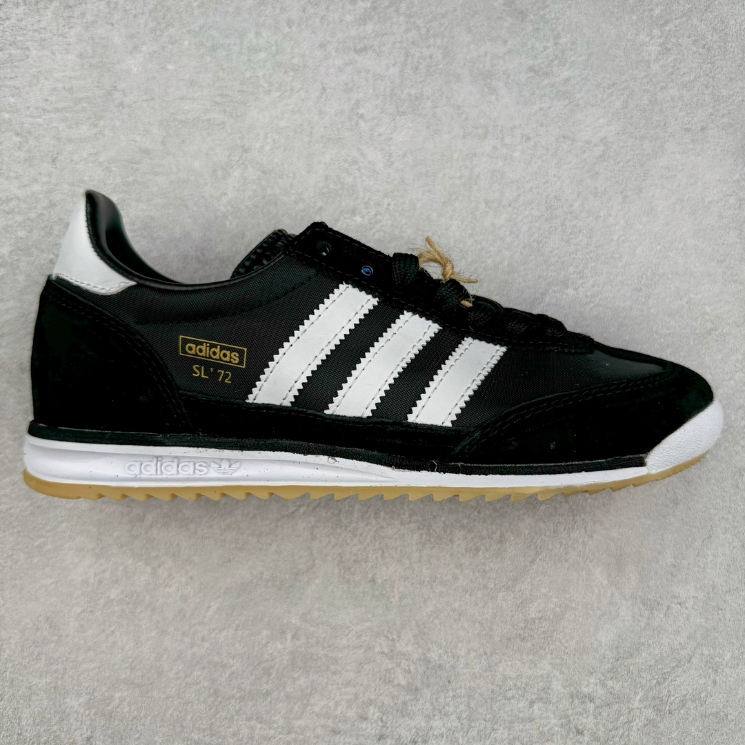 AD Wmns SL72 OG 系列德训足球风百搭低帮休闲运动板鞋 Originals推出复古「T头鞋」造型的SL72鞋款复刻，有男女两款可选。男生款为SL72RS，鞋型挺立饱满，鞋底增加高度，采用麂皮与布面制作，符合复古氛围；女生款为SL72OGW，致敬经典款式，鞋身纤细，还原70年代设计，以绿色呈现，点缀金色细节。多款配色可选。「T 头鞋」这两年有多火大家见到了吧？明星、穿搭博主几乎人手一双，凭借复古味的外观，以及亲民的价格，同样成为了不少球鞋玩家日常上脚首选。近日 adidas Originals 将有「T 头鞋」造型的诞生于 1972 年的 SL72 鞋款复刻带回，各位买鞋又有新选择了。1972 年 SL72 问世后，引领了后来阿迪达斯的跑鞋发展方向，其中「SL」代表了 Super Light，彰显了产品轻便的特性。1972 年 SL72 问世后，引领了后来阿迪达斯的跑鞋发展方向，其中「SL」代表了 Super Light，彰显了产品轻便的特性。这次 adidas Originals 延续其轻质经典的基因，带来男女两款 SL72。男生款带来 SL72 RS 鞋型，RS 意为 Reshaped（重塑），鞋款在保留了经典的外观基础上，在尼龙材质里增加了填充物，使鞋型更加挺立和饱满，鞋头则更加圆润，鞋底的 EVA 材质则增加了鞋款的高度。女生款则带来 SL72 OG W 鞋型，OG 顾名思义则是致敬经典款式，相较于 RS（Reshaped）鞋款，鞋身更加纤细，其整体鞋身轮廓、线条、细节、材质上尊崇 70 年代 SL72 的设计，还原经典味道。尺码：36 36⅔ 37⅓ 38 38⅔ 39⅓ 40 40⅔ 41⅓ 42 42⅔ 43⅓ 44 44⅔ 45-选品中心