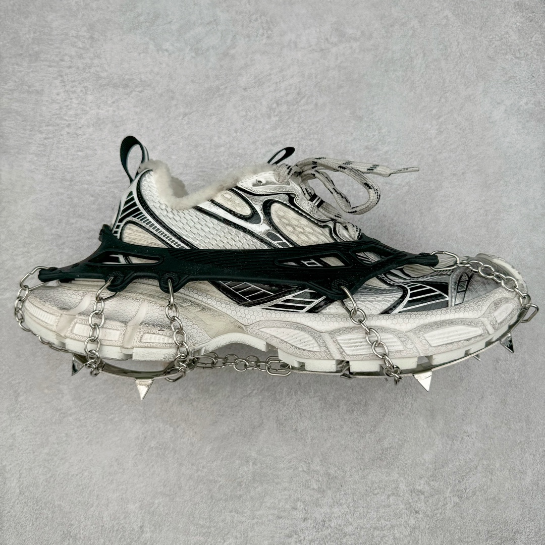 ＃JC纯原 BALENCIAGA 3XL Sneakers 巴黎世家十代冰爪加绒版系带低帮走秀复古老爹鞋 配套套现全码福利开炸 长期补货价格一步到位 市场中端王者 欢迎对比 实力大厂成熟流水线出品 品控完美 免检产品 新配色陆续开发 全套原纸板楦头开发 完美版型 鞋头边缘和后帮徽标 鞋面和后跟凸印尺码 鞋舌 3XL 橡胶品牌标识和反光细节 鞋帮拉袢和鞋舌拉祥 配反光细节 备用鞋带在鞋履前侧 可在穿着前取下 便于不同造型搭配 注意运费超重 偏大一码 尺码：35 36 37 38 39 40 41 42 43 44 45 46-选品中心