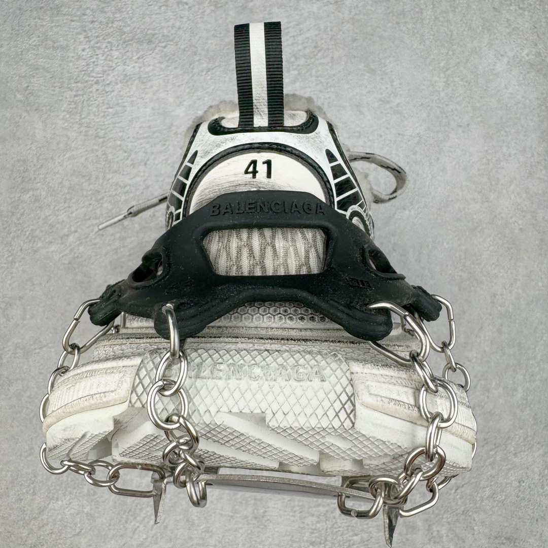 图片[8]-＃JC纯原 BALENCIAGA 3XL Sneakers 巴黎世家十代冰爪加绒版系带低帮走秀复古老爹鞋 配套套现全码福利开炸 长期补货价格一步到位 市场中端王者 欢迎对比 实力大厂成熟流水线出品 品控完美 免检产品 新配色陆续开发 全套原纸板楦头开发 完美版型 鞋头边缘和后帮徽标 鞋面和后跟凸印尺码 鞋舌 3XL 橡胶品牌标识和反光细节 鞋帮拉袢和鞋舌拉祥 配反光细节 备用鞋带在鞋履前侧 可在穿着前取下 便于不同造型搭配 注意运费超重 偏大一码 尺码：35 36 37 38 39 40 41 42 43 44 45 46-选品中心