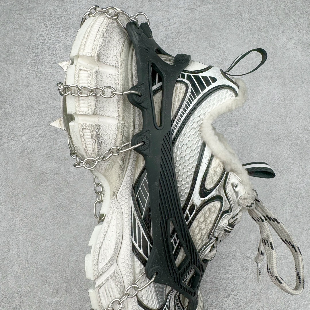 图片[6]-＃JC纯原 BALENCIAGA 3XL Sneakers 巴黎世家十代冰爪加绒版系带低帮走秀复古老爹鞋 配套套现全码福利开炸 长期补货价格一步到位 市场中端王者 欢迎对比 实力大厂成熟流水线出品 品控完美 免检产品 新配色陆续开发 全套原纸板楦头开发 完美版型 鞋头边缘和后帮徽标 鞋面和后跟凸印尺码 鞋舌 3XL 橡胶品牌标识和反光细节 鞋帮拉袢和鞋舌拉祥 配反光细节 备用鞋带在鞋履前侧 可在穿着前取下 便于不同造型搭配 注意运费超重 偏大一码 尺码：35 36 37 38 39 40 41 42 43 44 45 46-选品中心