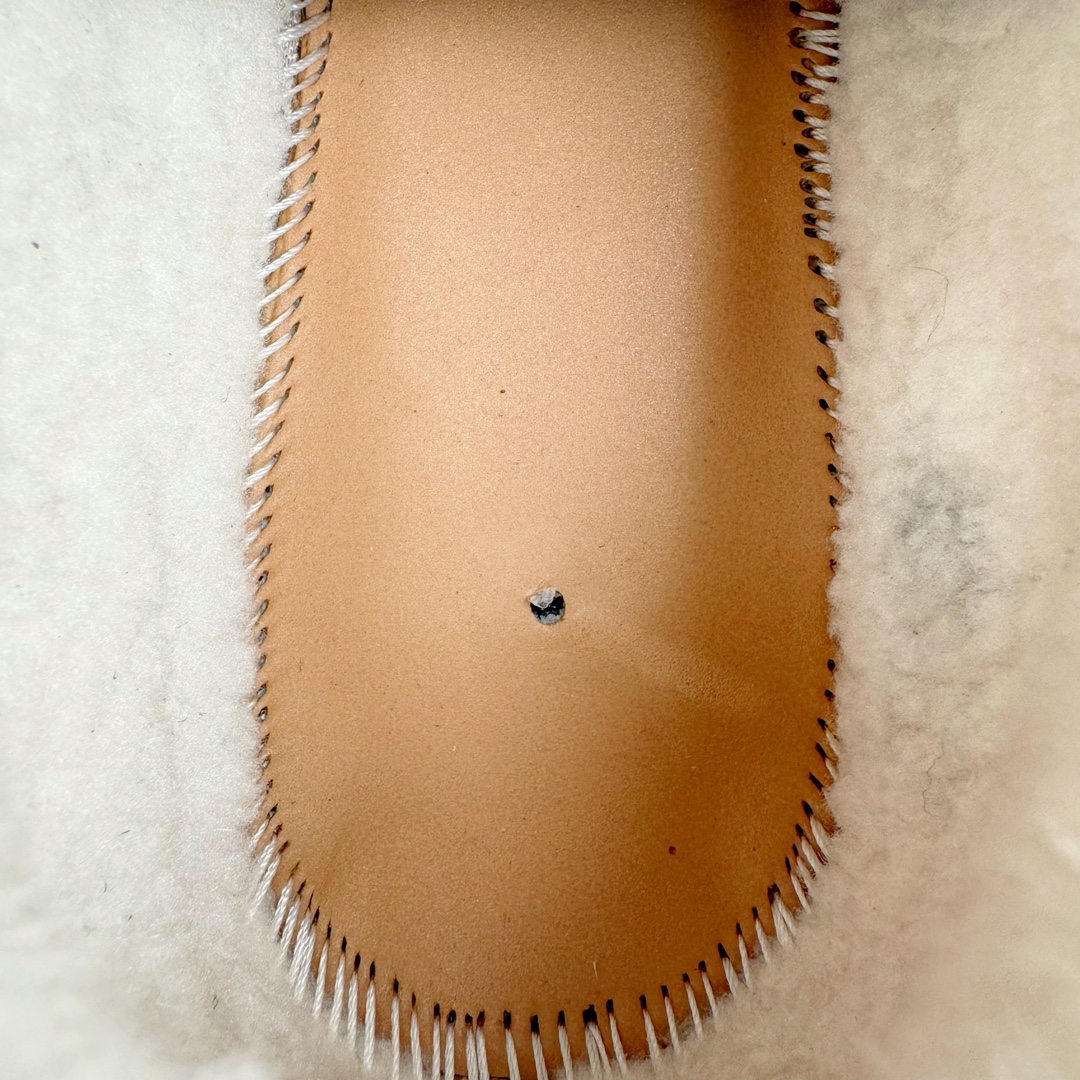 图片[24]-＃JC纯原 BALENCIAGA 3XL Sneakers 巴黎世家十代冰爪加绒版系带低帮走秀复古老爹鞋 配套套现全码福利开炸 长期补货价格一步到位 市场中端王者 欢迎对比 实力大厂成熟流水线出品 品控完美 免检产品 新配色陆续开发 全套原纸板楦头开发 完美版型 鞋头边缘和后帮徽标 鞋面和后跟凸印尺码 鞋舌 3XL 橡胶品牌标识和反光细节 鞋帮拉袢和鞋舌拉祥 配反光细节 备用鞋带在鞋履前侧 可在穿着前取下 便于不同造型搭配 注意运费超重 偏大一码 尺码：35 36 37 38 39 40 41 42 43 44 45 46-选品中心