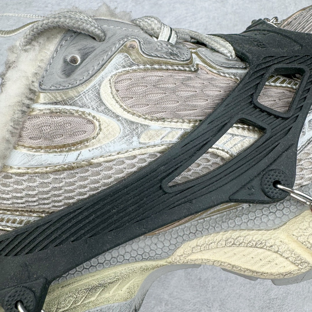 图片[16]-＃JC纯原 BALENCIAGA 3XL Sneakers 巴黎世家十代冰爪加绒版系带低帮走秀复古老爹鞋 配套套现全码福利开炸 长期补货价格一步到位 市场中端王者 欢迎对比 实力大厂成熟流水线出品 品控完美 免检产品 新配色陆续开发 全套原纸板楦头开发 完美版型 鞋头边缘和后帮徽标 鞋面和后跟凸印尺码 鞋舌 3XL 橡胶品牌标识和反光细节 鞋帮拉袢和鞋舌拉祥 配反光细节 备用鞋带在鞋履前侧 可在穿着前取下 便于不同造型搭配 注意运费超重 偏大一码 尺码：35 36 37 38 39 40 41 42 43 44 45 46-选品中心