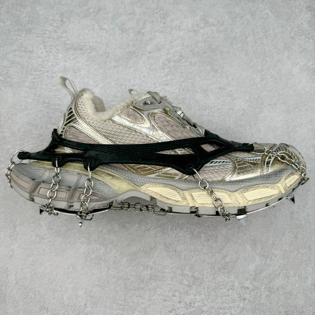 ＃JC纯原 BALENCIAGA 3XL Sneakers 巴黎世家十代冰爪加绒版系带低帮走秀复古老爹鞋 配套套现全码福利开炸 长期补货价格一步到位 市场中端王者 欢迎对比 实力大厂成熟流水线出品 品控完美 免检产品 新配色陆续开发 全套原纸板楦头开发 完美版型 鞋头边缘和后帮徽标 鞋面和后跟凸印尺码 鞋舌 3XL 橡胶品牌标识和反光细节 鞋帮拉袢和鞋舌拉祥 配反光细节 备用鞋带在鞋履前侧 可在穿着前取下 便于不同造型搭配 注意运费超重 偏大一码 尺码：35 36 37 38 39 40 41 42 43 44 45 46-选品中心