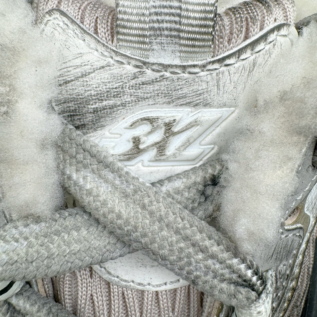 图片[20]-＃JC纯原 BALENCIAGA 3XL Sneakers 巴黎世家十代冰爪加绒版系带低帮走秀复古老爹鞋 配套套现全码福利开炸 长期补货价格一步到位 市场中端王者 欢迎对比 实力大厂成熟流水线出品 品控完美 免检产品 新配色陆续开发 全套原纸板楦头开发 完美版型 鞋头边缘和后帮徽标 鞋面和后跟凸印尺码 鞋舌 3XL 橡胶品牌标识和反光细节 鞋帮拉袢和鞋舌拉祥 配反光细节 备用鞋带在鞋履前侧 可在穿着前取下 便于不同造型搭配 注意运费超重 偏大一码 尺码：35 36 37 38 39 40 41 42 43 44 45 46-选品中心