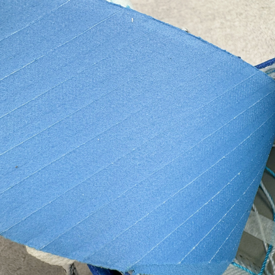 图片[12]-＃纯原 OFF-WHITE x Air Jordan AJ1 Retro High OW联名北卡蓝 AQ0818-148 外贸特供 原楦原纸板开发 极致一眼正品既视感 原厂皮料 原厂拉帮工艺 全部采用原厂电脑车 针距 边距完全同步原鞋 特供皮料一致原鞋 鞋面清洁度最高QC检验标准 控制溢胶 飞翼3D高频深度立体 鞋盒、防尘纸 均采购来自原厂 尺码：40.5 41 42 42.5 43 44 44.5 45 46 47.5-选品中心