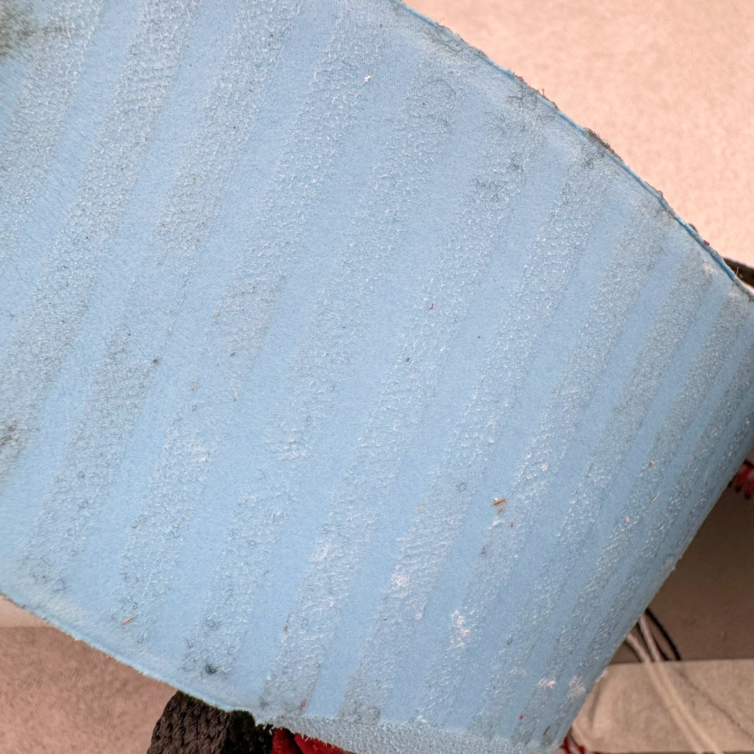 图片[18]-＃纯原 OFF-WHITE x Air Jordan AJ1 OW联名芝加哥白红 AA3834-101 外贸特供 原楦原纸板开发 极致一眼正品既视感 原厂皮料 原厂拉帮工艺 全部采用原厂电脑车 针距 边距完全同步原鞋 特供皮料一致原鞋 鞋面清洁度最高QC检验标准 控制溢胶 飞翼3D高频深度立体 鞋盒、防尘纸 均采购来自原厂 尺码：40.5 41 42 42.5 43 44 44.5 45 46 47.5-选品中心