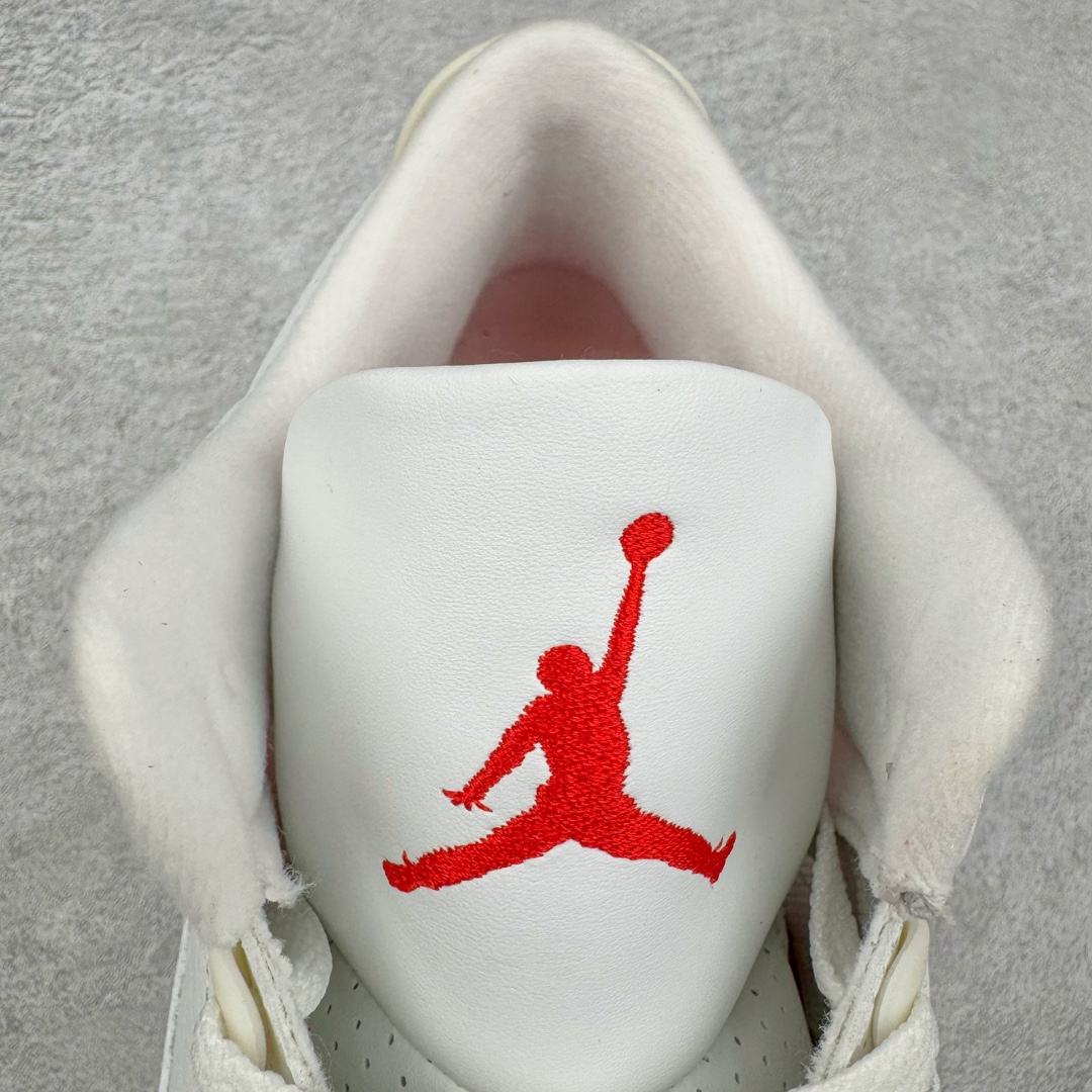 图片[14]-＃QD纯原 Air Jordan AJ3 Retro 做旧白水泥 DN3707-100 圈内最强三代系列 匠心打造 开发时长超过半年 目前可过各类鉴定或无法鉴定 裸鞋随便操作 全套原纸板楦头开发 原厂大底磨具加持立体防滑纹理 原装可视Air Sole气垫 原汁原味最完美的三代版型 唯一正确鞋头趴度弧度高度鞋身腰线 原厂TPU彩虹扎染后跟饰片 正确内里反口里网布 皮料菱角分明不变形无多余毛边 广东原厂zp同批次手工大底描漆拉丝 市场唯一原厂鞋扣模具 原厂织唛标 原厂飞人电绣工艺 尾指中部跳三针 独家绑鞋带手法 印刷中底布 四线拉帮 米色美纹纸贴合固定 进口港宝加持 后跟自然饱满 全鞋荧光划线卡点 追求极致完美 每一双都是工艺品 多重QC质检 超越公司货的品控标准 实实在在的免检产品 尺码：40.5 41 42 42.5 43 44 44.5 45 45.5 46 47.5 48.5-选品中心