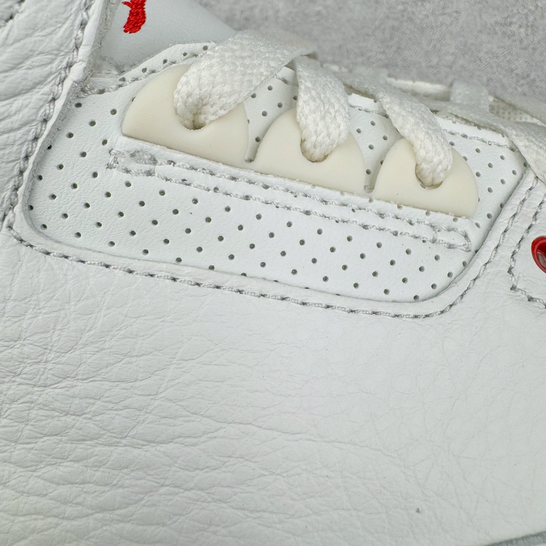 图片[20]-＃QD纯原 Air Jordan AJ3 Retro 做旧白水泥 DN3707-100 圈内最强三代系列 匠心打造 开发时长超过半年 目前可过各类鉴定或无法鉴定 裸鞋随便操作 全套原纸板楦头开发 原厂大底磨具加持立体防滑纹理 原装可视Air Sole气垫 原汁原味最完美的三代版型 唯一正确鞋头趴度弧度高度鞋身腰线 原厂TPU彩虹扎染后跟饰片 正确内里反口里网布 皮料菱角分明不变形无多余毛边 广东原厂zp同批次手工大底描漆拉丝 市场唯一原厂鞋扣模具 原厂织唛标 原厂飞人电绣工艺 尾指中部跳三针 独家绑鞋带手法 印刷中底布 四线拉帮 米色美纹纸贴合固定 进口港宝加持 后跟自然饱满 全鞋荧光划线卡点 追求极致完美 每一双都是工艺品 多重QC质检 超越公司货的品控标准 实实在在的免检产品 尺码：40.5 41 42 42.5 43 44 44.5 45 45.5 46 47.5 48.5-选品中心