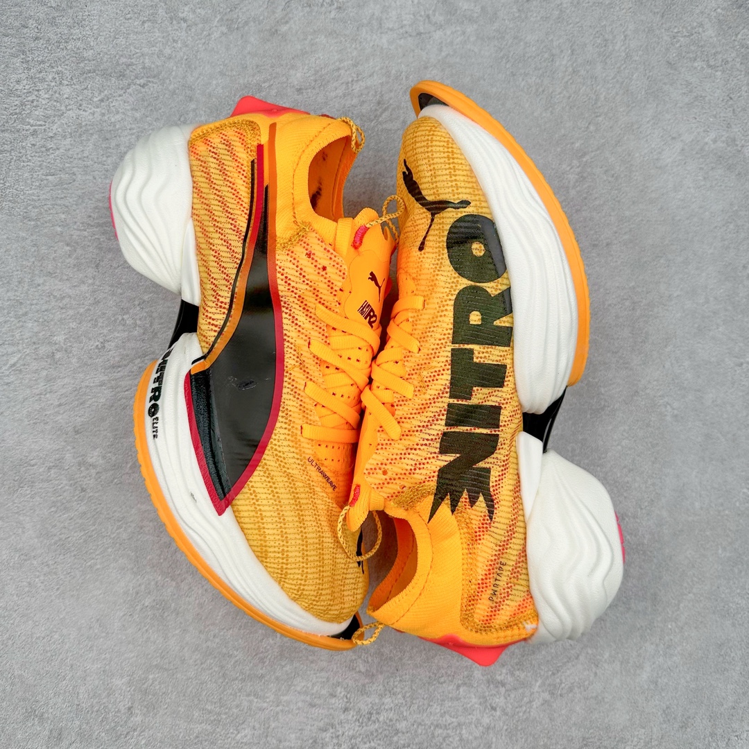 图片[3]-PUMA Fast-R Nitro Elite 彪马系带织物减震防滑耐磨碳板低帮跑步鞋 1、随着竞速跑鞋市场竞争愈发激烈，多数品牌都已经告别了材料和科技堆砌的阶段，进入到在已有科技基础上的精细研磨阶段，如何将新的材料和技术用更合理的工艺为跑鞋带来卓越性能和轻弹脚感成为主要趋势，经过一年的沉淀迭代，PUMA 最新一代比赛日竞速鞋 FAST-R 2 NITRO™ ELITE 正式发布。 2、昨日的蒸蒸日上迎新跑中，沙宇超和陈为芬二人上脚的正是这款鞋，这也是 Fast-R 2 在国内的首次亮相。 3、日本最负盛名的国民接力赛事箱根驿传 100 周年的比赛激战正酣，PUMA 为此也特意推出了 1000 双限量版配色 Fast-R 2 NITRO™ Elite Ekiden Rush。 4、跑野开箱的正是其中一双，箱根无弱旅，在今天的箱根驿传比赛中，参赛队伍立教大学（Rikkyo Univeristy）正是由 PUMA 赞助，这双箱根款鞋身外侧有明显的箱根 100 周年标志，鞋身内侧的接力襷带，则是与赛场上奔跑的立教大学队员们参赛服装的主题色紫色一致，这一设计也扣住了箱根驿传的精华，那就是年轻人最纯粹的极速奔跑以及在一根襷带上的母校荣耀。 5、整体外观方面，前后跟分离式的标志性设计得到延续，中间则是通过 PWRPLATE 碳板相互连接，但这一代碳板延伸面积扩展至脚趾外侧区域，增加了触地面积和区间，为跑动带来更好过渡并在离地时提供更强推动力。 6、厚度方面，Fast-R 2 鞋底厚度顶到了符合正式比赛规定的最大厚度（40 mm）限值，由此得到了缓震与回弹性能最大限度的提升。 7、中底方面，采用 PUMA 最顶级的 NITRO™ ELITE 氮气缓震科技，保证缓冲的基础上追求极致轻量化，与前代产品相比，Fast-R 2 能量存储增加 22%，能量回馈增加46%。 8、两个数值的大幅提升带来的脚感会截然不同，Fast-R 2 有着更轻盈且更经济的跑动反馈，用一个直观数据量化：对一位 230 的马拉松选手来说，这双鞋能节省 1 分 23 秒的完赛时间。 9、鞋面方面，采用新一代 ULTRAWEAVE 鞋面，比上一代鞋面材料轻 20%，内侧仍旧搭载 PWRTAPE 加强筋，确保跑动过程中的轻盈贴合与稳固支撑。 10、大底方面，PUMAGRIP 外底可以应对不同路面，水泥路、柏油路、湿滑地面都有出色的止滑和抓地性能。 11、穿上这双 Fast-R 2，在比赛日也能跑出美洲狮一样迅捷的步伐。 尺码：36 36.5 37.5 38 38.5 39 40 40.5 41 42 42.5 43 44 44.5 45-选品中心