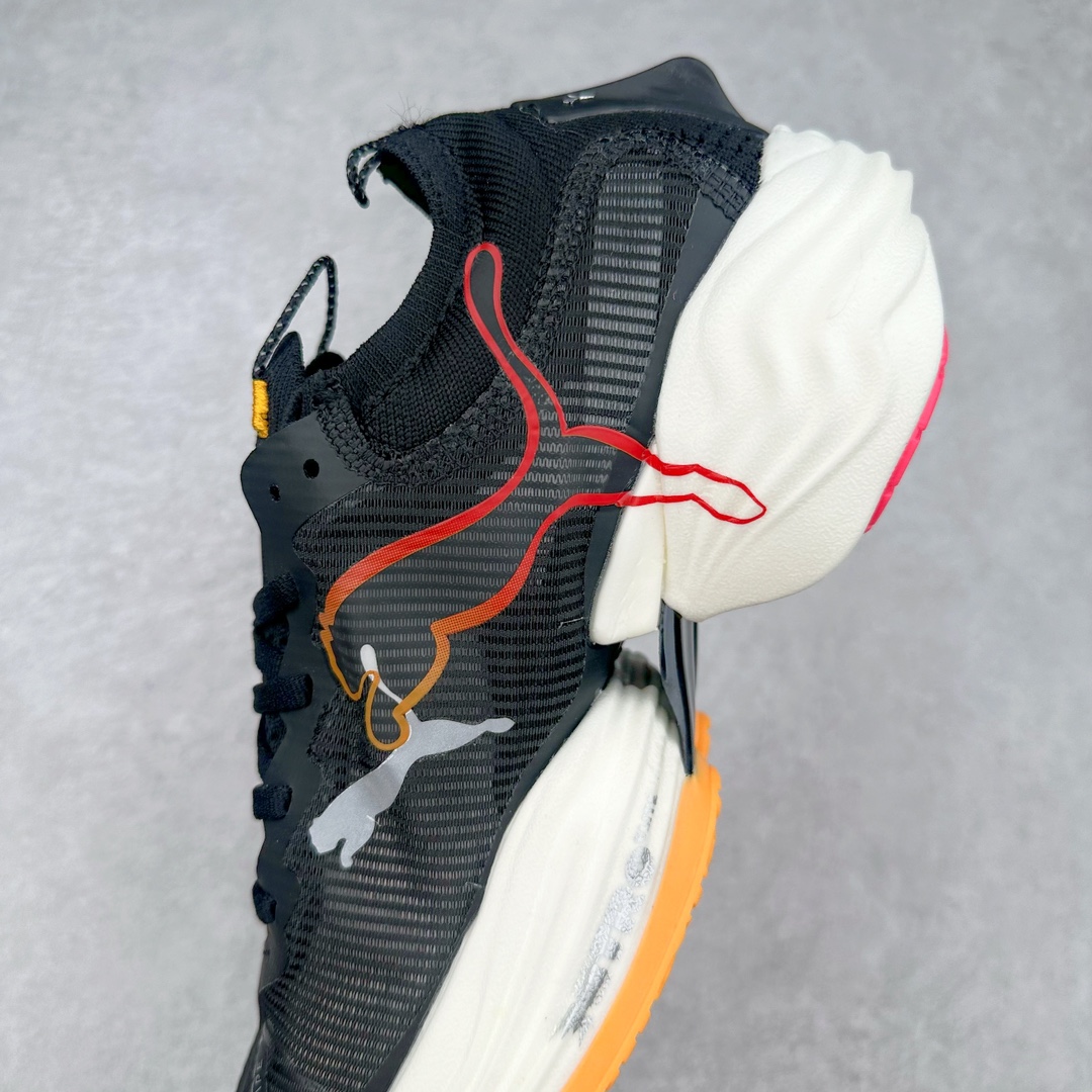 图片[7]-PUMA Fast-R Nitro Elite 彪马系带织物减震防滑耐磨碳板低帮跑步鞋 1、随着竞速跑鞋市场竞争愈发激烈，多数品牌都已经告别了材料和科技堆砌的阶段，进入到在已有科技基础上的精细研磨阶段，如何将新的材料和技术用更合理的工艺为跑鞋带来卓越性能和轻弹脚感成为主要趋势，经过一年的沉淀迭代，PUMA 最新一代比赛日竞速鞋 FAST-R 2 NITRO™ ELITE 正式发布。 2、昨日的蒸蒸日上迎新跑中，沙宇超和陈为芬二人上脚的正是这款鞋，这也是 Fast-R 2 在国内的首次亮相。 3、日本最负盛名的国民接力赛事箱根驿传 100 周年的比赛激战正酣，PUMA 为此也特意推出了 1000 双限量版配色 Fast-R 2 NITRO™ Elite Ekiden Rush。 4、跑野开箱的正是其中一双，箱根无弱旅，在今天的箱根驿传比赛中，参赛队伍立教大学（Rikkyo Univeristy）正是由 PUMA 赞助，这双箱根款鞋身外侧有明显的箱根 100 周年标志，鞋身内侧的接力襷带，则是与赛场上奔跑的立教大学队员们参赛服装的主题色紫色一致，这一设计也扣住了箱根驿传的精华，那就是年轻人最纯粹的极速奔跑以及在一根襷带上的母校荣耀。 5、整体外观方面，前后跟分离式的标志性设计得到延续，中间则是通过 PWRPLATE 碳板相互连接，但这一代碳板延伸面积扩展至脚趾外侧区域，增加了触地面积和区间，为跑动带来更好过渡并在离地时提供更强推动力。 6、厚度方面，Fast-R 2 鞋底厚度顶到了符合正式比赛规定的最大厚度（40 mm）限值，由此得到了缓震与回弹性能最大限度的提升。 7、中底方面，采用 PUMA 最顶级的 NITRO™ ELITE 氮气缓震科技，保证缓冲的基础上追求极致轻量化，与前代产品相比，Fast-R 2 能量存储增加 22%，能量回馈增加46%。 8、两个数值的大幅提升带来的脚感会截然不同，Fast-R 2 有着更轻盈且更经济的跑动反馈，用一个直观数据量化：对一位 230 的马拉松选手来说，这双鞋能节省 1 分 23 秒的完赛时间。 9、鞋面方面，采用新一代 ULTRAWEAVE 鞋面，比上一代鞋面材料轻 20%，内侧仍旧搭载 PWRTAPE 加强筋，确保跑动过程中的轻盈贴合与稳固支撑。 10、大底方面，PUMAGRIP 外底可以应对不同路面，水泥路、柏油路、湿滑地面都有出色的止滑和抓地性能。 11、穿上这双 Fast-R 2，在比赛日也能跑出美洲狮一样迅捷的步伐。 尺码：36 36.5 37.5 38 38.5 39 40 40.5 41 42 42.5 43 44 44.5 45-选品中心