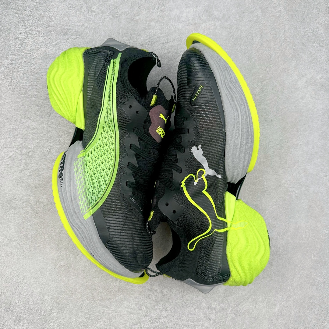 图片[3]-PUMA Fast-R Nitro Elite 彪马系带织物减震防滑耐磨碳板低帮跑步鞋 1、随着竞速跑鞋市场竞争愈发激烈，多数品牌都已经告别了材料和科技堆砌的阶段，进入到在已有科技基础上的精细研磨阶段，如何将新的材料和技术用更合理的工艺为跑鞋带来卓越性能和轻弹脚感成为主要趋势，经过一年的沉淀迭代，PUMA 最新一代比赛日竞速鞋 FAST-R 2 NITRO™ ELITE 正式发布。 2、昨日的蒸蒸日上迎新跑中，沙宇超和陈为芬二人上脚的正是这款鞋，这也是 Fast-R 2 在国内的首次亮相。 3、日本最负盛名的国民接力赛事箱根驿传 100 周年的比赛激战正酣，PUMA 为此也特意推出了 1000 双限量版配色 Fast-R 2 NITRO™ Elite Ekiden Rush。 4、跑野开箱的正是其中一双，箱根无弱旅，在今天的箱根驿传比赛中，参赛队伍立教大学（Rikkyo Univeristy）正是由 PUMA 赞助，这双箱根款鞋身外侧有明显的箱根 100 周年标志，鞋身内侧的接力襷带，则是与赛场上奔跑的立教大学队员们参赛服装的主题色紫色一致，这一设计也扣住了箱根驿传的精华，那就是年轻人最纯粹的极速奔跑以及在一根襷带上的母校荣耀。 5、整体外观方面，前后跟分离式的标志性设计得到延续，中间则是通过 PWRPLATE 碳板相互连接，但这一代碳板延伸面积扩展至脚趾外侧区域，增加了触地面积和区间，为跑动带来更好过渡并在离地时提供更强推动力。 6、厚度方面，Fast-R 2 鞋底厚度顶到了符合正式比赛规定的最大厚度（40 mm）限值，由此得到了缓震与回弹性能最大限度的提升。 7、中底方面，采用 PUMA 最顶级的 NITRO™ ELITE 氮气缓震科技，保证缓冲的基础上追求极致轻量化，与前代产品相比，Fast-R 2 能量存储增加 22%，能量回馈增加46%。 8、两个数值的大幅提升带来的脚感会截然不同，Fast-R 2 有着更轻盈且更经济的跑动反馈，用一个直观数据量化：对一位 230 的马拉松选手来说，这双鞋能节省 1 分 23 秒的完赛时间。 9、鞋面方面，采用新一代 ULTRAWEAVE 鞋面，比上一代鞋面材料轻 20%，内侧仍旧搭载 PWRTAPE 加强筋，确保跑动过程中的轻盈贴合与稳固支撑。 10、大底方面，PUMAGRIP 外底可以应对不同路面，水泥路、柏油路、湿滑地面都有出色的止滑和抓地性能。 11、穿上这双 Fast-R 2，在比赛日也能跑出美洲狮一样迅捷的步伐。 尺码：36 36.5 37.5 38 38.5 39 40 40.5 41 42 42.5 43 44 44.5 45-选品中心