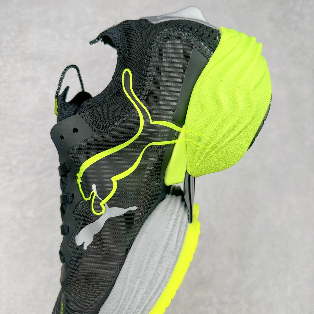 图片[7]-PUMA Fast-R Nitro Elite 彪马系带织物减震防滑耐磨碳板低帮跑步鞋 1、随着竞速跑鞋市场竞争愈发激烈，多数品牌都已经告别了材料和科技堆砌的阶段，进入到在已有科技基础上的精细研磨阶段，如何将新的材料和技术用更合理的工艺为跑鞋带来卓越性能和轻弹脚感成为主要趋势，经过一年的沉淀迭代，PUMA 最新一代比赛日竞速鞋 FAST-R 2 NITRO™ ELITE 正式发布。 2、昨日的蒸蒸日上迎新跑中，沙宇超和陈为芬二人上脚的正是这款鞋，这也是 Fast-R 2 在国内的首次亮相。 3、日本最负盛名的国民接力赛事箱根驿传 100 周年的比赛激战正酣，PUMA 为此也特意推出了 1000 双限量版配色 Fast-R 2 NITRO™ Elite Ekiden Rush。 4、跑野开箱的正是其中一双，箱根无弱旅，在今天的箱根驿传比赛中，参赛队伍立教大学（Rikkyo Univeristy）正是由 PUMA 赞助，这双箱根款鞋身外侧有明显的箱根 100 周年标志，鞋身内侧的接力襷带，则是与赛场上奔跑的立教大学队员们参赛服装的主题色紫色一致，这一设计也扣住了箱根驿传的精华，那就是年轻人最纯粹的极速奔跑以及在一根襷带上的母校荣耀。 5、整体外观方面，前后跟分离式的标志性设计得到延续，中间则是通过 PWRPLATE 碳板相互连接，但这一代碳板延伸面积扩展至脚趾外侧区域，增加了触地面积和区间，为跑动带来更好过渡并在离地时提供更强推动力。 6、厚度方面，Fast-R 2 鞋底厚度顶到了符合正式比赛规定的最大厚度（40 mm）限值，由此得到了缓震与回弹性能最大限度的提升。 7、中底方面，采用 PUMA 最顶级的 NITRO™ ELITE 氮气缓震科技，保证缓冲的基础上追求极致轻量化，与前代产品相比，Fast-R 2 能量存储增加 22%，能量回馈增加46%。 8、两个数值的大幅提升带来的脚感会截然不同，Fast-R 2 有着更轻盈且更经济的跑动反馈，用一个直观数据量化：对一位 230 的马拉松选手来说，这双鞋能节省 1 分 23 秒的完赛时间。 9、鞋面方面，采用新一代 ULTRAWEAVE 鞋面，比上一代鞋面材料轻 20%，内侧仍旧搭载 PWRTAPE 加强筋，确保跑动过程中的轻盈贴合与稳固支撑。 10、大底方面，PUMAGRIP 外底可以应对不同路面，水泥路、柏油路、湿滑地面都有出色的止滑和抓地性能。 11、穿上这双 Fast-R 2，在比赛日也能跑出美洲狮一样迅捷的步伐。 尺码：36 36.5 37.5 38 38.5 39 40 40.5 41 42 42.5 43 44 44.5 45-选品中心