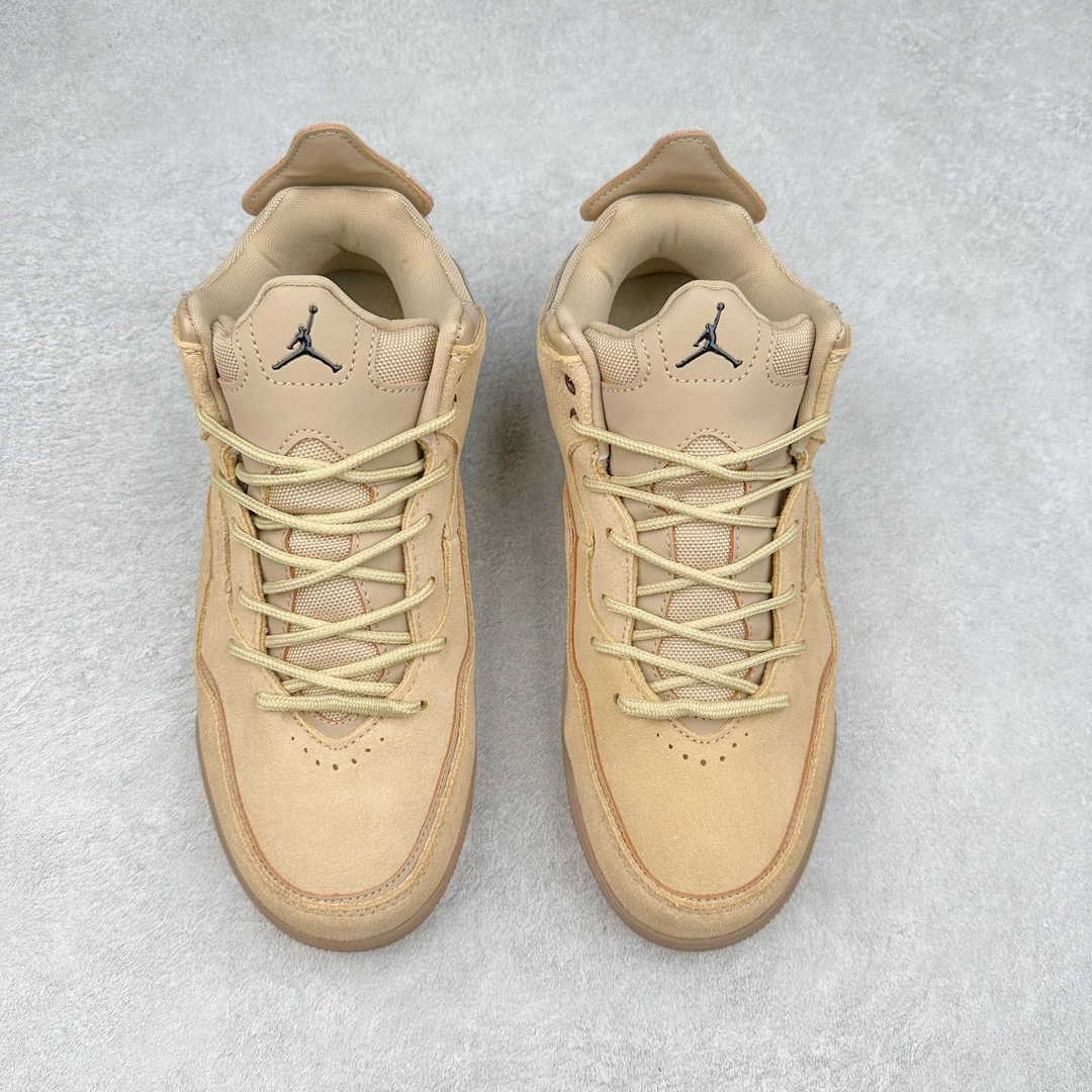 图片[2]-＃福利特价 Air Jordan Courtside AJ23 简版中帮复古休闲运动文化篮球鞋 作为AJ3到AJ4之间的过渡产品，之所以被称为AJ3的简版，它们的造型非常的相似但是也有一些差异，鞋面采用耐磨的牛剖层和人造革鞋面搭配，后跟可以明显看见Air Max气垫。出色的包裹效果让鞋子脚感非常舒适，也让脚掌以及脚面更加的贴合鞋子，在双脚落地产生冲击力的同时，可视气垫可以有效减缓力道，提高鞋子整体的稳定性，既能起到减震的作用，又能保证双足舒适的脚感。另外，灵敏的Phylon中底以及鞋帮的设计，锁住双足，也为前掌提供了有效的包裹。内衬部分采用了透气的织物材料，为脚部的舒适脚感提供了充足的条件。最后就是大底部分，大底采用的是橡胶材质，无论是日常压马路还是简单的运动，都是可以驾驭，鞋底水波纹以及其他不规则图案，也保障了鞋子充足的防滑性以及耐磨性。尺码：36 36.5 37.5 38 38.5 39 40 40.5 41 42 42.5 43 44 44.5 45-选品中心