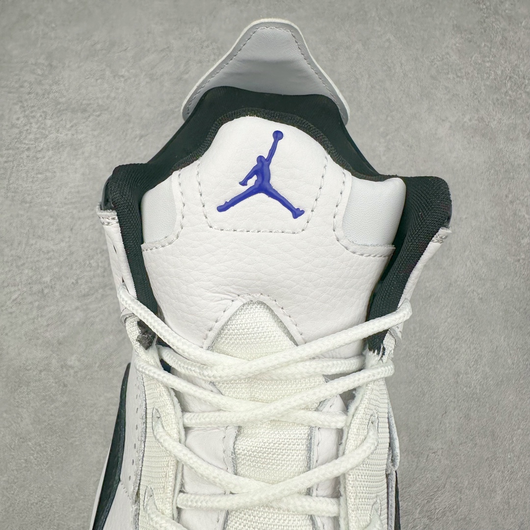 图片[5]-＃福利特价 Air Jordan Courtside AJ23 简版中帮复古休闲运动文化篮球鞋 作为AJ3到AJ4之间的过渡产品，之所以被称为AJ3的简版，它们的造型非常的相似但是也有一些差异，鞋面采用耐磨的牛剖层和人造革鞋面搭配，后跟可以明显看见Air Max气垫。出色的包裹效果让鞋子脚感非常舒适，也让脚掌以及脚面更加的贴合鞋子，在双脚落地产生冲击力的同时，可视气垫可以有效减缓力道，提高鞋子整体的稳定性，既能起到减震的作用，又能保证双足舒适的脚感。另外，灵敏的Phylon中底以及鞋帮的设计，锁住双足，也为前掌提供了有效的包裹。内衬部分采用了透气的织物材料，为脚部的舒适脚感提供了充足的条件。最后就是大底部分，大底采用的是橡胶材质，无论是日常压马路还是简单的运动，都是可以驾驭，鞋底水波纹以及其他不规则图案，也保障了鞋子充足的防滑性以及耐磨性。尺码：36 36.5 37.5 38 38.5 39 40 40.5 41 42 42.5 43 44 44.5 45-选品中心