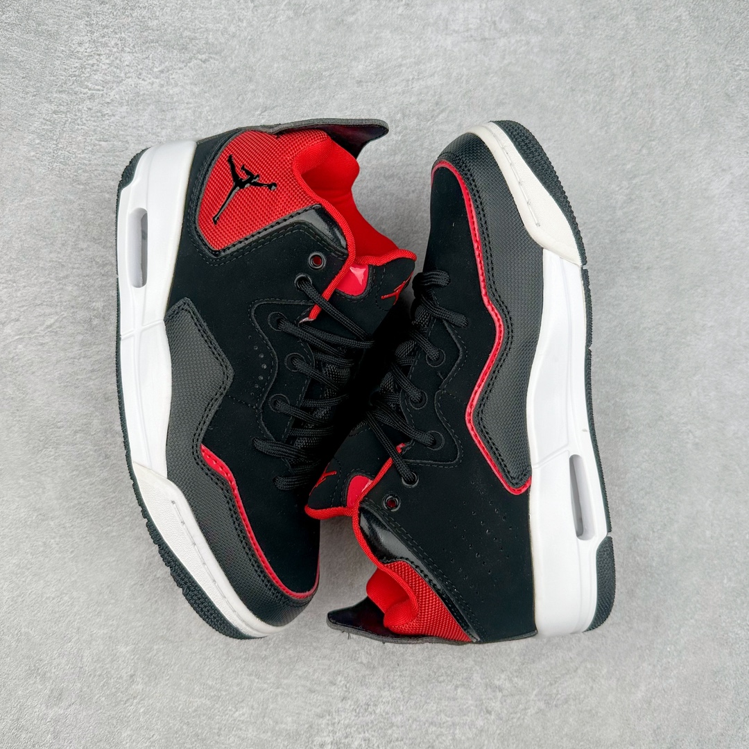 图片[3]-＃福利特价 Air Jordan Courtside AJ23 简版中帮复古休闲运动文化篮球鞋 作为AJ3到AJ4之间的过渡产品，之所以被称为AJ3的简版，它们的造型非常的相似但是也有一些差异，鞋面采用耐磨的牛剖层和人造革鞋面搭配，后跟可以明显看见Air Max气垫。出色的包裹效果让鞋子脚感非常舒适，也让脚掌以及脚面更加的贴合鞋子，在双脚落地产生冲击力的同时，可视气垫可以有效减缓力道，提高鞋子整体的稳定性，既能起到减震的作用，又能保证双足舒适的脚感。另外，灵敏的Phylon中底以及鞋帮的设计，锁住双足，也为前掌提供了有效的包裹。内衬部分采用了透气的织物材料，为脚部的舒适脚感提供了充足的条件。最后就是大底部分，大底采用的是橡胶材质，无论是日常压马路还是简单的运动，都是可以驾驭，鞋底水波纹以及其他不规则图案，也保障了鞋子充足的防滑性以及耐磨性。尺码：36 36.5 37.5 38 38.5 39 40 40.5 41 42 42.5 43 44 44.5 45-选品中心