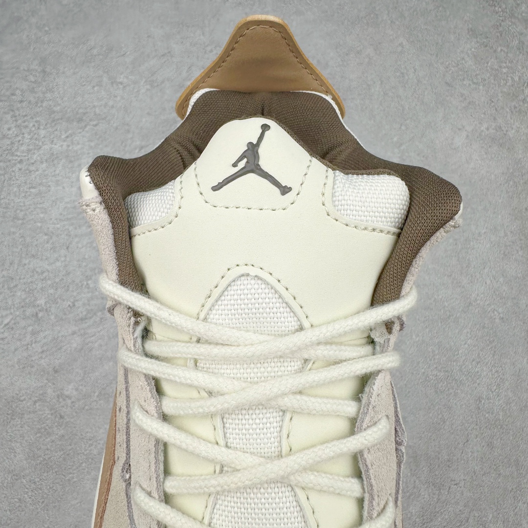 图片[5]-＃福利特价 Air Jordan Courtside AJ23 简版中帮复古休闲运动文化篮球鞋 作为AJ3到AJ4之间的过渡产品，之所以被称为AJ3的简版，它们的造型非常的相似但是也有一些差异，鞋面采用耐磨的牛剖层和人造革鞋面搭配，后跟可以明显看见Air Max气垫。出色的包裹效果让鞋子脚感非常舒适，也让脚掌以及脚面更加的贴合鞋子，在双脚落地产生冲击力的同时，可视气垫可以有效减缓力道，提高鞋子整体的稳定性，既能起到减震的作用，又能保证双足舒适的脚感。另外，灵敏的Phylon中底以及鞋帮的设计，锁住双足，也为前掌提供了有效的包裹。内衬部分采用了透气的织物材料，为脚部的舒适脚感提供了充足的条件。最后就是大底部分，大底采用的是橡胶材质，无论是日常压马路还是简单的运动，都是可以驾驭，鞋底水波纹以及其他不规则图案，也保障了鞋子充足的防滑性以及耐磨性。尺码：36 36.5 37.5 38 38.5 39 40 40.5 41 42 42.5 43 44 44.5 45-选品中心