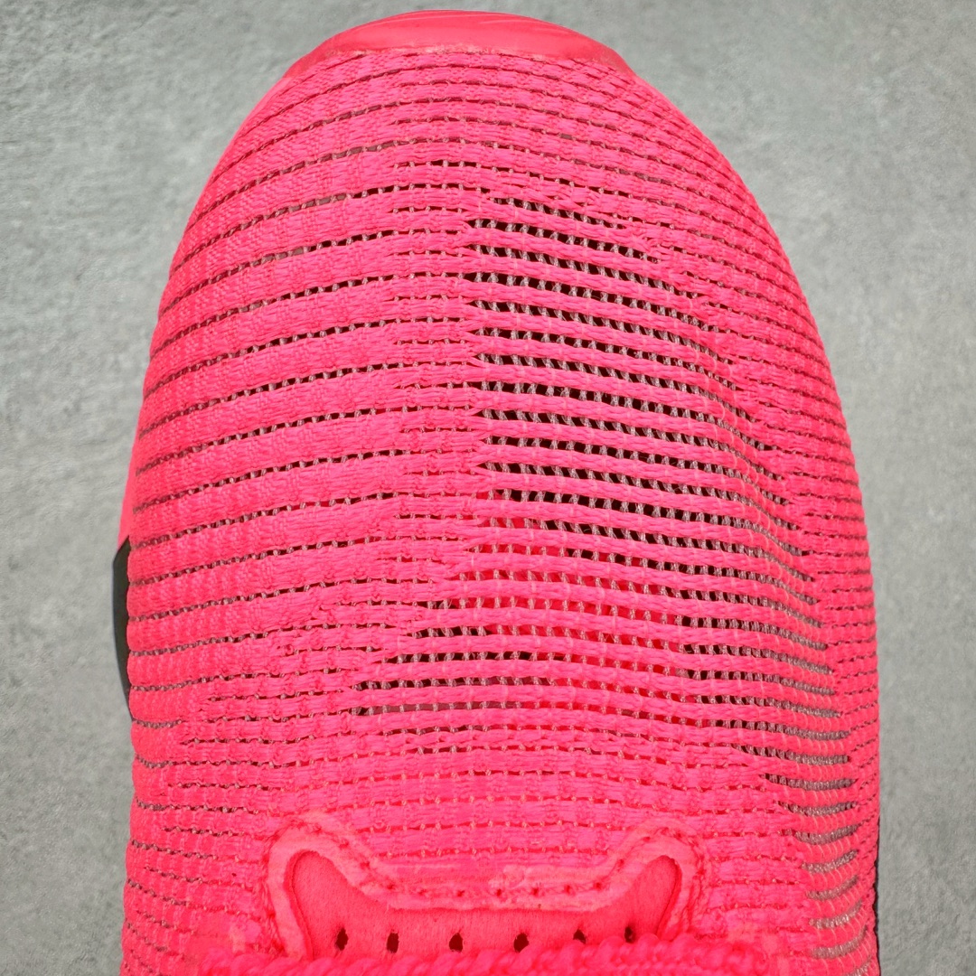 图片[16]-Asics Metaspeed Sky 亚瑟士全面进化版竞速马拉松系列低帮轻量透气缓震休闲运动跑步鞋 这款Magic Speed跑鞋使用了亚瑟士的多项跑鞋科技，中底为2020年才出现在大众视野的FF Blast，这款中底为EVA和OBC混合发泡而来，相比之前的Flytefoam中底，这款材料在缓震和回弹性能上的表现更好，更加软弹。在中底前掌位置内嵌了不对称的碳板结构，这个碳板不是为了推进的目的，而是让前掌不要形变，维持前掌弧度，保证GuideSole科技在跑步过程中发挥作用。尺码：36 36.5 37.5 38 38.5 39 40 40.5 41 42 42.5 43 44 44.5 45-选品中心