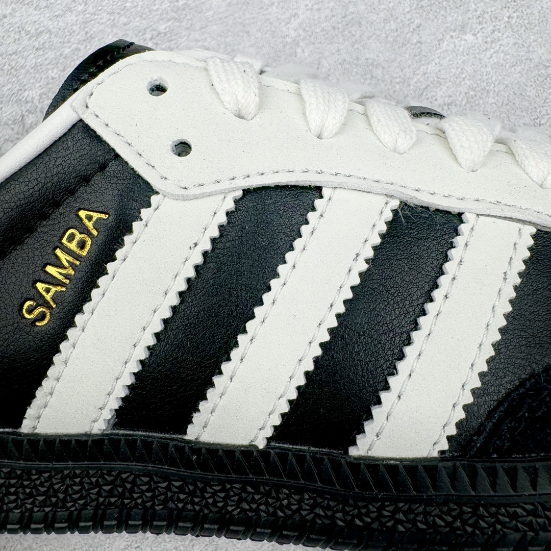 图片[19]-＃HP纯原 AD Original Samba OG 复古经典轻便板鞋 黑白熊猫 JP5282 头层牛皮加持 正确烫金高频细节 原装纳米超迁皮料 独家私模橡胶大底 原盒原配 这款桑巴鞋展示了高质量的工艺 带有装饰的超锁缝制和无缝的手感 柔软、柔软的皮革造型和标志性的3条纹完成了精致的外观 正规合身鞋带 鞋面上有绒面鞋垫 橡胶鞋底 享受正畸套筒软感 自50年代首次亮相以来就一直在赢得粉丝的青睐 尺码：36 36.5 37.5 38 38.5 39 40 40.5 41 42 42.5 43 44 44.5 45-选品中心
