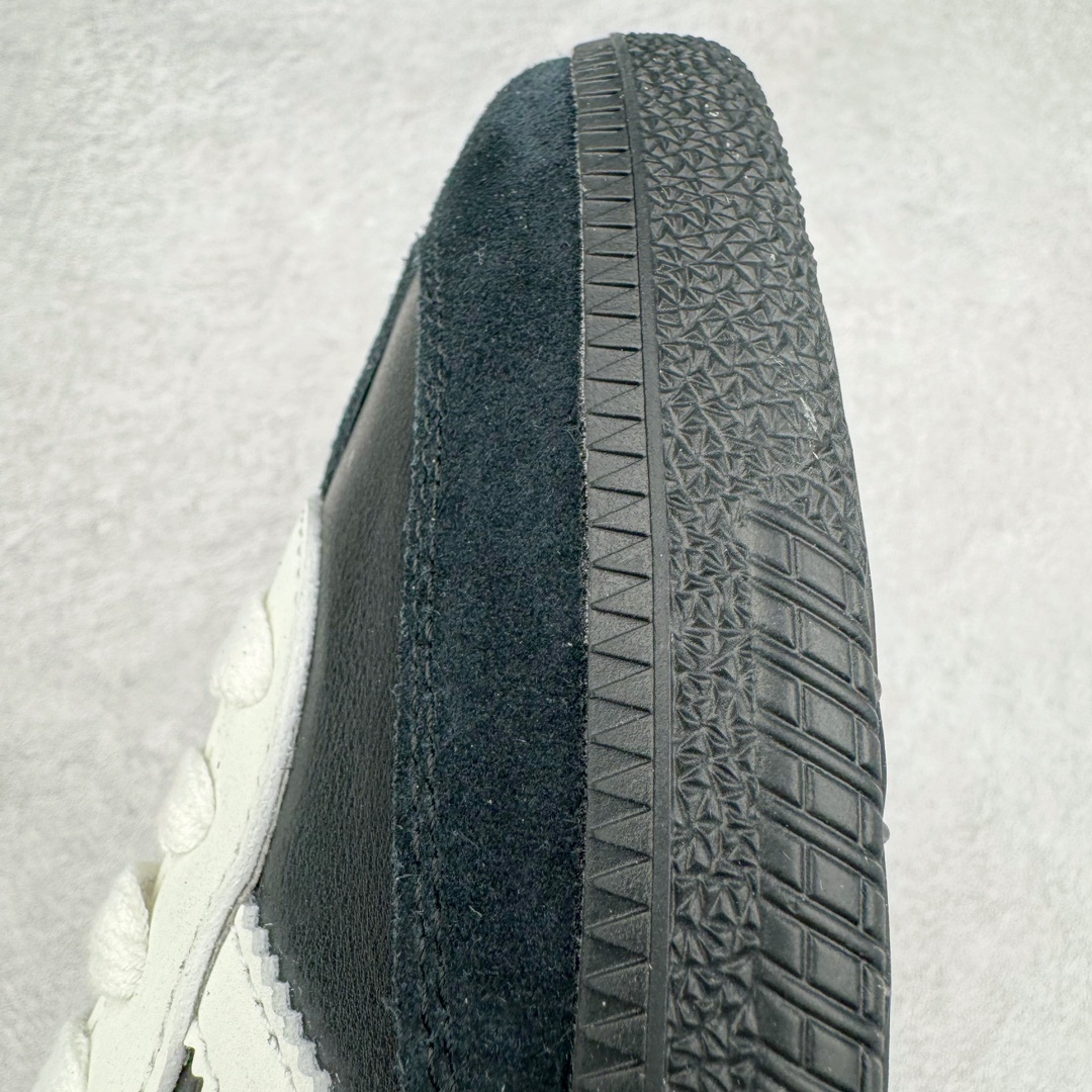 图片[21]-＃HP纯原 AD Original Samba OG 复古经典轻便板鞋 黑白熊猫 JP5282 头层牛皮加持 正确烫金高频细节 原装纳米超迁皮料 独家私模橡胶大底 原盒原配 这款桑巴鞋展示了高质量的工艺 带有装饰的超锁缝制和无缝的手感 柔软、柔软的皮革造型和标志性的3条纹完成了精致的外观 正规合身鞋带 鞋面上有绒面鞋垫 橡胶鞋底 享受正畸套筒软感 自50年代首次亮相以来就一直在赢得粉丝的青睐 尺码：36 36.5 37.5 38 38.5 39 40 40.5 41 42 42.5 43 44 44.5 45-选品中心