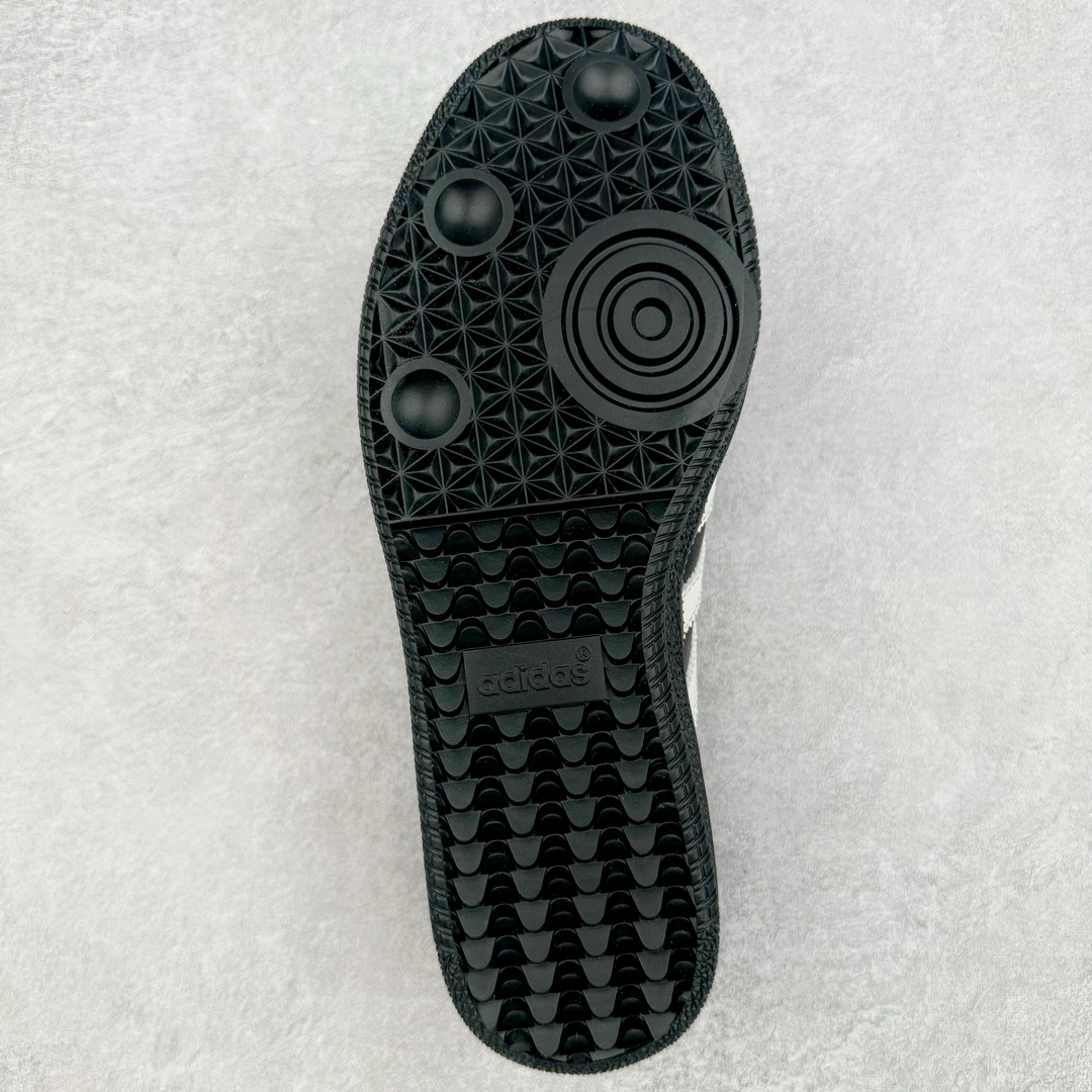 图片[9]-＃HP纯原 AD Original Samba OG 复古经典轻便板鞋 黑白熊猫 JP5282 头层牛皮加持 正确烫金高频细节 原装纳米超迁皮料 独家私模橡胶大底 原盒原配 这款桑巴鞋展示了高质量的工艺 带有装饰的超锁缝制和无缝的手感 柔软、柔软的皮革造型和标志性的3条纹完成了精致的外观 正规合身鞋带 鞋面上有绒面鞋垫 橡胶鞋底 享受正畸套筒软感 自50年代首次亮相以来就一直在赢得粉丝的青睐 尺码：36 36.5 37.5 38 38.5 39 40 40.5 41 42 42.5 43 44 44.5 45-选品中心