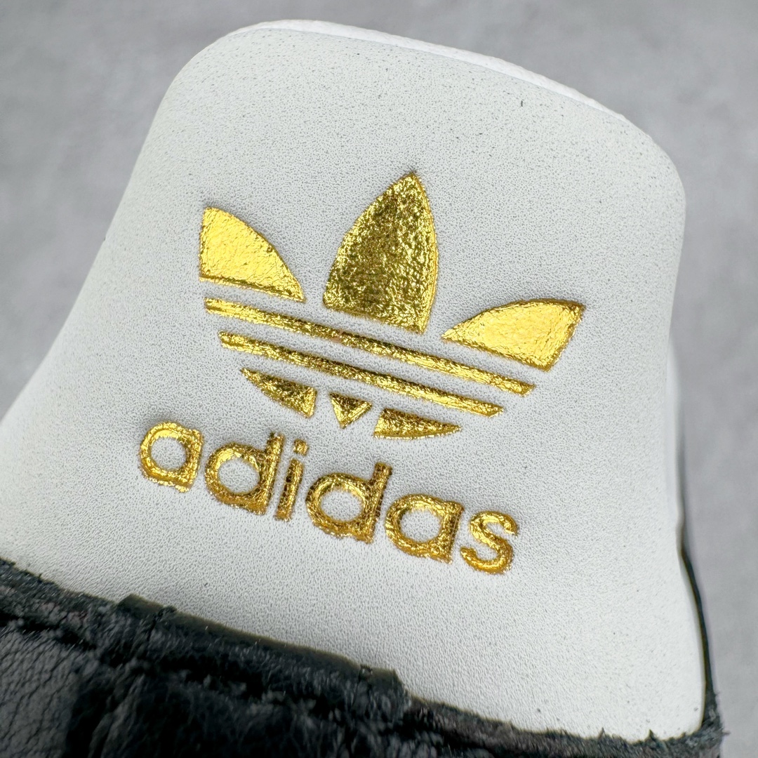 图片[17]-＃HP纯原 AD Original Samba OG 复古经典轻便板鞋 黑白熊猫 JP5282 头层牛皮加持 正确烫金高频细节 原装纳米超迁皮料 独家私模橡胶大底 原盒原配 这款桑巴鞋展示了高质量的工艺 带有装饰的超锁缝制和无缝的手感 柔软、柔软的皮革造型和标志性的3条纹完成了精致的外观 正规合身鞋带 鞋面上有绒面鞋垫 橡胶鞋底 享受正畸套筒软感 自50年代首次亮相以来就一直在赢得粉丝的青睐 尺码：36 36.5 37.5 38 38.5 39 40 40.5 41 42 42.5 43 44 44.5 45-选品中心