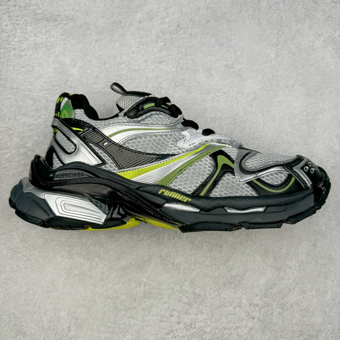 ＃纯原 BALENCIAGA Runner Sneaker 巴黎世家七代慢跑系列低帮复古野跑潮流运动鞋老爹鞋 尼龙和网布材质 磨损效果 鞋头边缘印有尺码 背面浮印尺码 外侧印有跑者徽标 鞋舌刺绣 Balenciaga 品牌标识 鞋跟背面 Balenciaga品牌标识 材质采用65%聚氨酯、35%聚酯纤维 全新 Runner 鞋型轮廓借鉴于 2000 年初的复古线条 搭载大网眼面料制成鞋面基础，由粉色、白色尼龍与橡胶质地覆盖鞋面诠释线条感 当中透过几道手缝线与折损痕更是精准的掌握历经时间淬炼的破旧痕迹 延续其手法至鞋领、鞋跟、鞋带、中底等部分均饰有破损及脏污之貌 尤其是鞋领处与鞋带孔眼条更是采用不规则做旧技术将内容物泡棉随机露出 尺码：35 36 37 38 39 40 41 42 43 44 45 46-选品中心