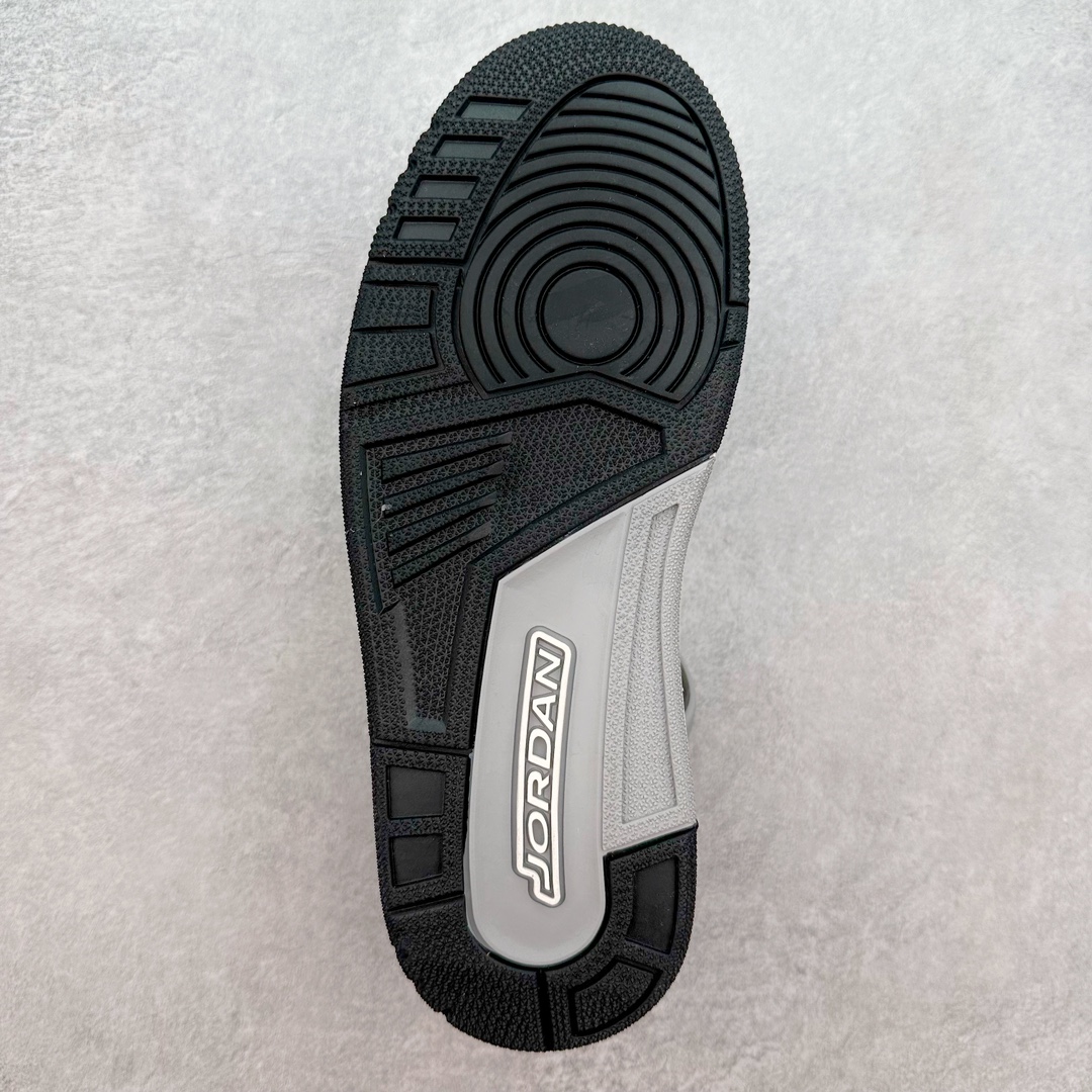 图片[9]-Jordan Spizike Low AJ复古低帮篮球鞋 HQ1191-011 这款鞋子著名导演斯派克李的Jordan Spizike专属 预计于明年夏季推出全新低帮版本 将包括三款配色 经典爆裂纹非常复古 两款配色分别以大学红和黑曜石蓝进行区分 鞋身设计中依旧带有大象爆裂纹、鞋侧束带、塑胶网布等经典元素 之后 在鞋舌、内衬以及鞋底等位置缀以大学红和黑曜石蓝搭配 带来全新造型 尺码：36 36.5 37.5 38 38.5 39 40 40.5 41 42 42.5 43 44 44.5 45 46 47.5-选品中心