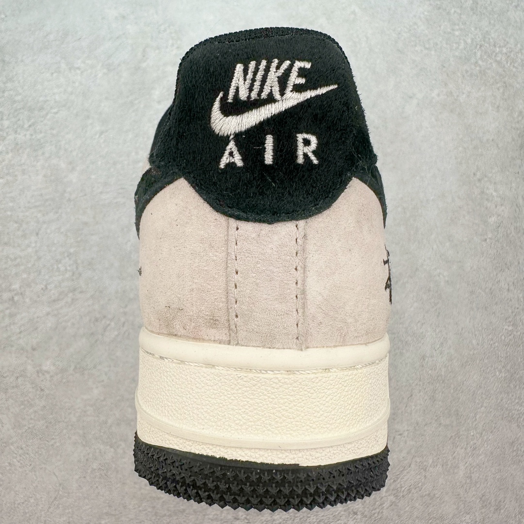 图片[8]-NK Air Force 1´07 Low 空军一号低帮百搭休闲运动板鞋 HD1968-012 柔软、弹性十足的缓震性能和出色的中底设计 横跨复古与现代的外型结合 造就出风靡全球 三十多年的Force 1 直到今天还深受青睐 尺码：36 36.5 37.5 38 38.5 39 40 40.5 41 42 42.5 43 44 44.5 45-选品中心