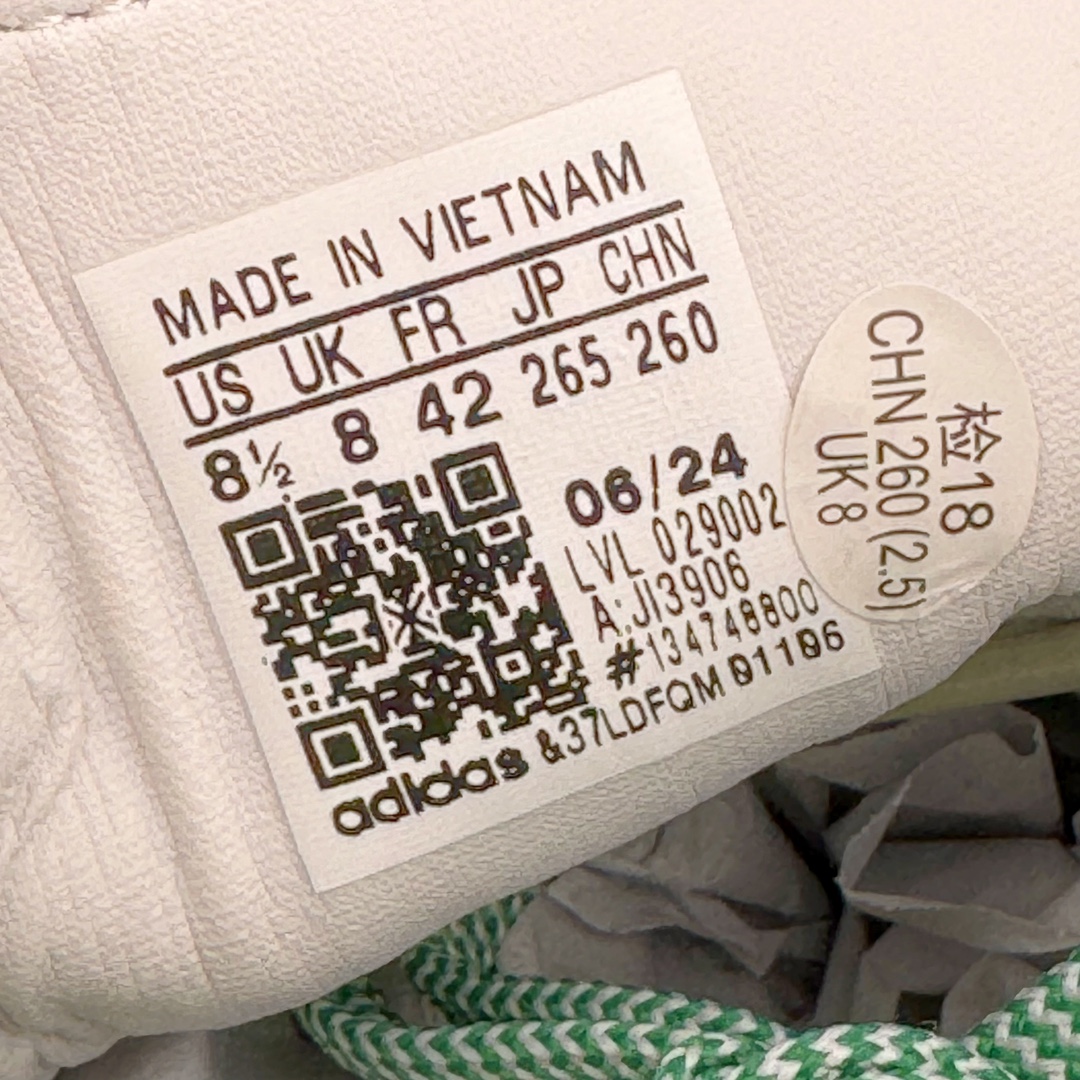 图片[12]-＃HP纯原 AD Original Samba OG 复古经典轻便板鞋 JI3906 头层牛皮加持 正确烫金高频细节 原装纳米超迁皮料 独家私模橡胶大底 原盒原配 这款桑巴鞋展示了高质量的工艺 带有装饰的超锁缝制和无缝的手感 柔软、柔软的皮革造型和标志性的3条纹完成了精致的外观 正规合身鞋带 鞋面上有绒面鞋垫 橡胶鞋底 享受正畸套筒软感 自50年代首次亮相以来就一直在赢得粉丝的青睐 尺码：36 36.5 37.5 38 38.5 39 40 40.5 41 42 42.5 43 44 44.5 45-选品中心