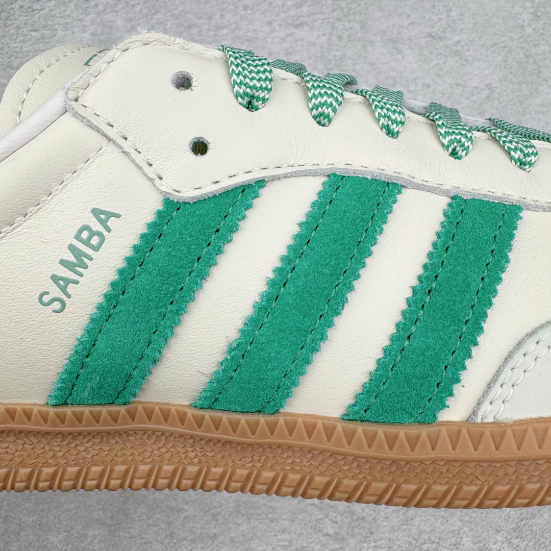 图片[18]-＃HP纯原 AD Original Samba OG 复古经典轻便板鞋 JI3906 头层牛皮加持 正确烫金高频细节 原装纳米超迁皮料 独家私模橡胶大底 原盒原配 这款桑巴鞋展示了高质量的工艺 带有装饰的超锁缝制和无缝的手感 柔软、柔软的皮革造型和标志性的3条纹完成了精致的外观 正规合身鞋带 鞋面上有绒面鞋垫 橡胶鞋底 享受正畸套筒软感 自50年代首次亮相以来就一直在赢得粉丝的青睐 尺码：36 36.5 37.5 38 38.5 39 40 40.5 41 42 42.5 43 44 44.5 45-选品中心